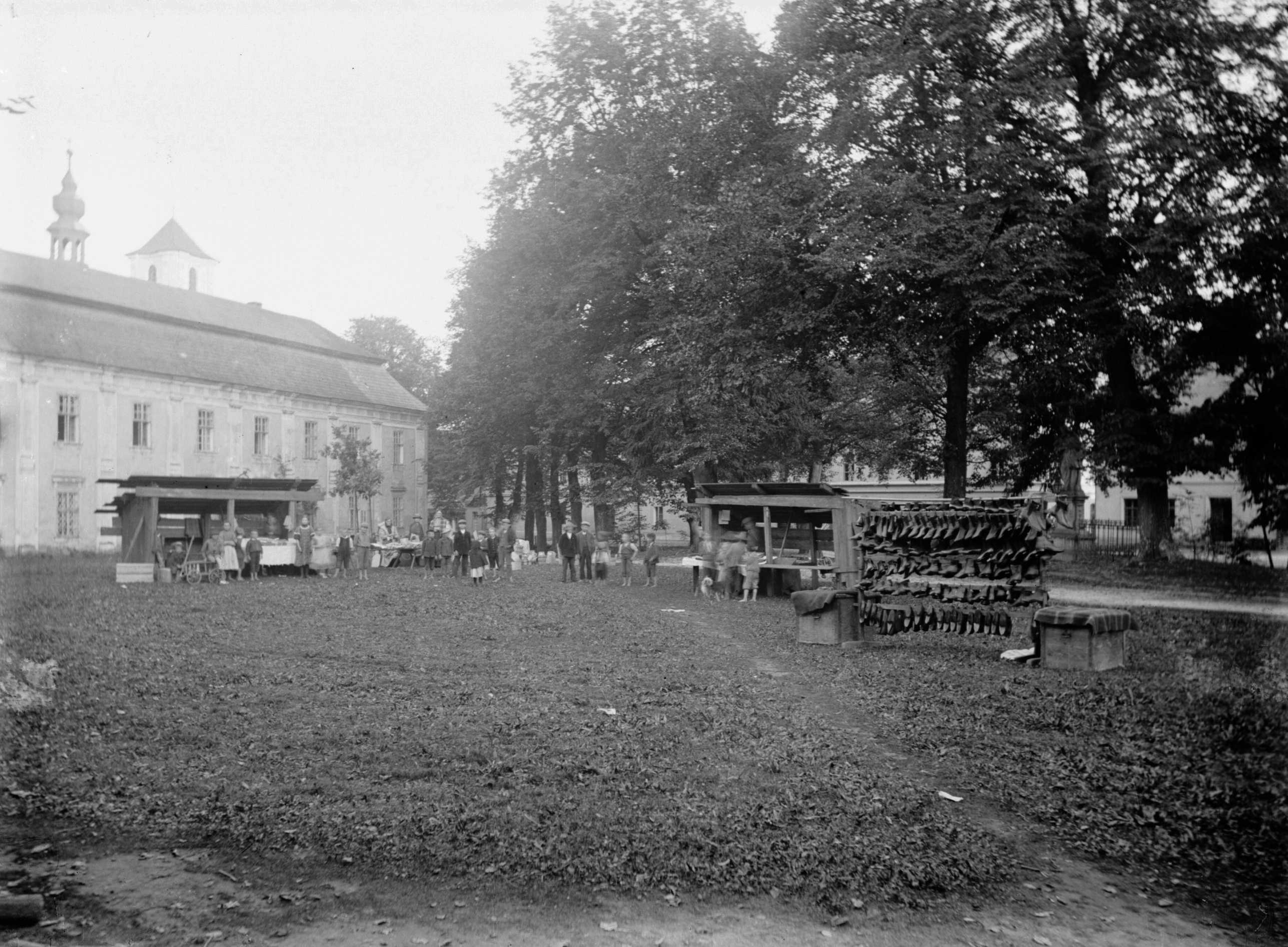 Náhledový obrázek Jarmark v Bílé Vodě (skleněný negativ) - 1