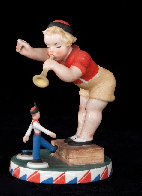 Náhledový obrázek Figurka chlapce v žákovském kroji - 1