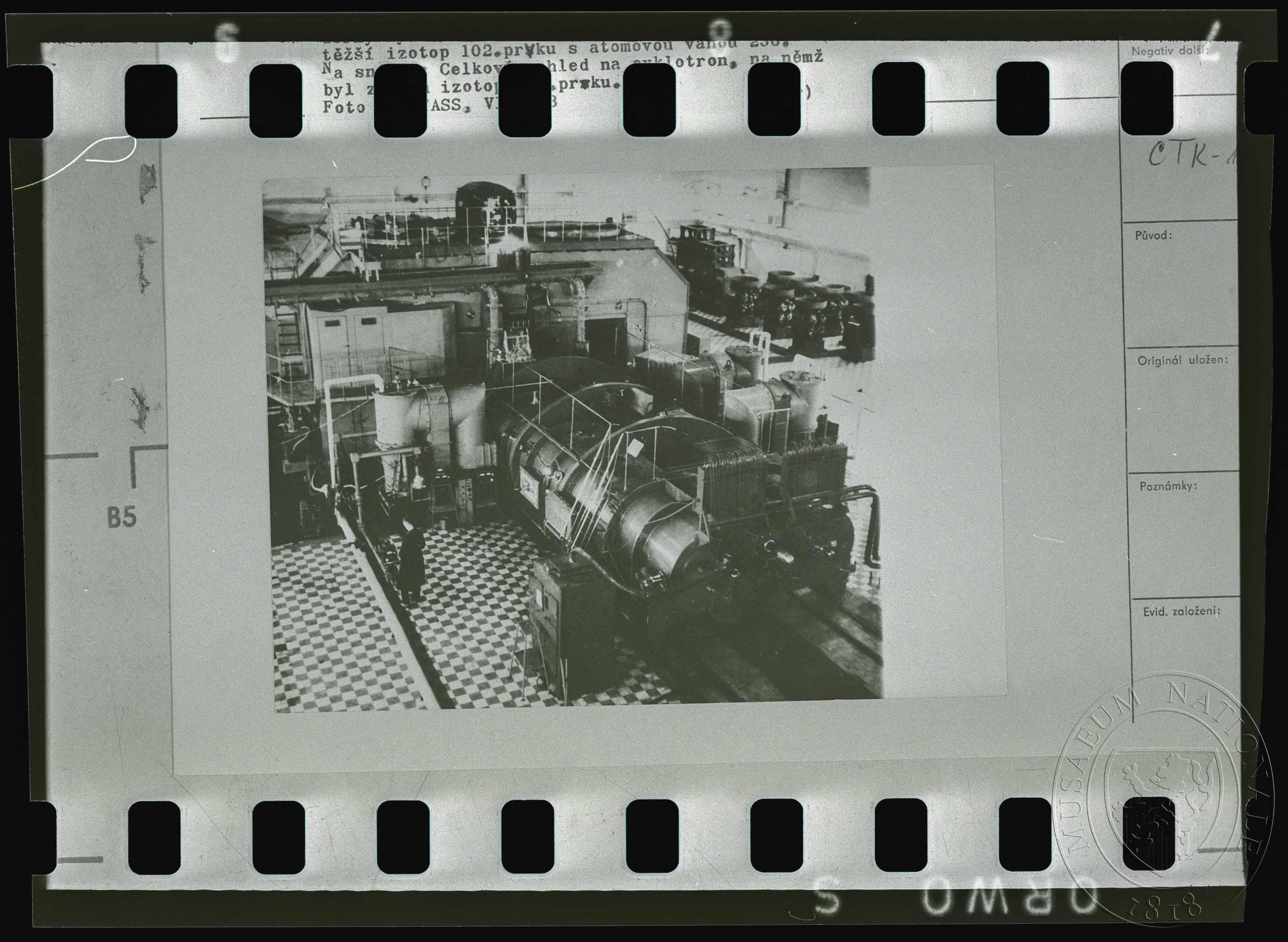 Náhledový obrázek Fotografie, cyklotron - 1