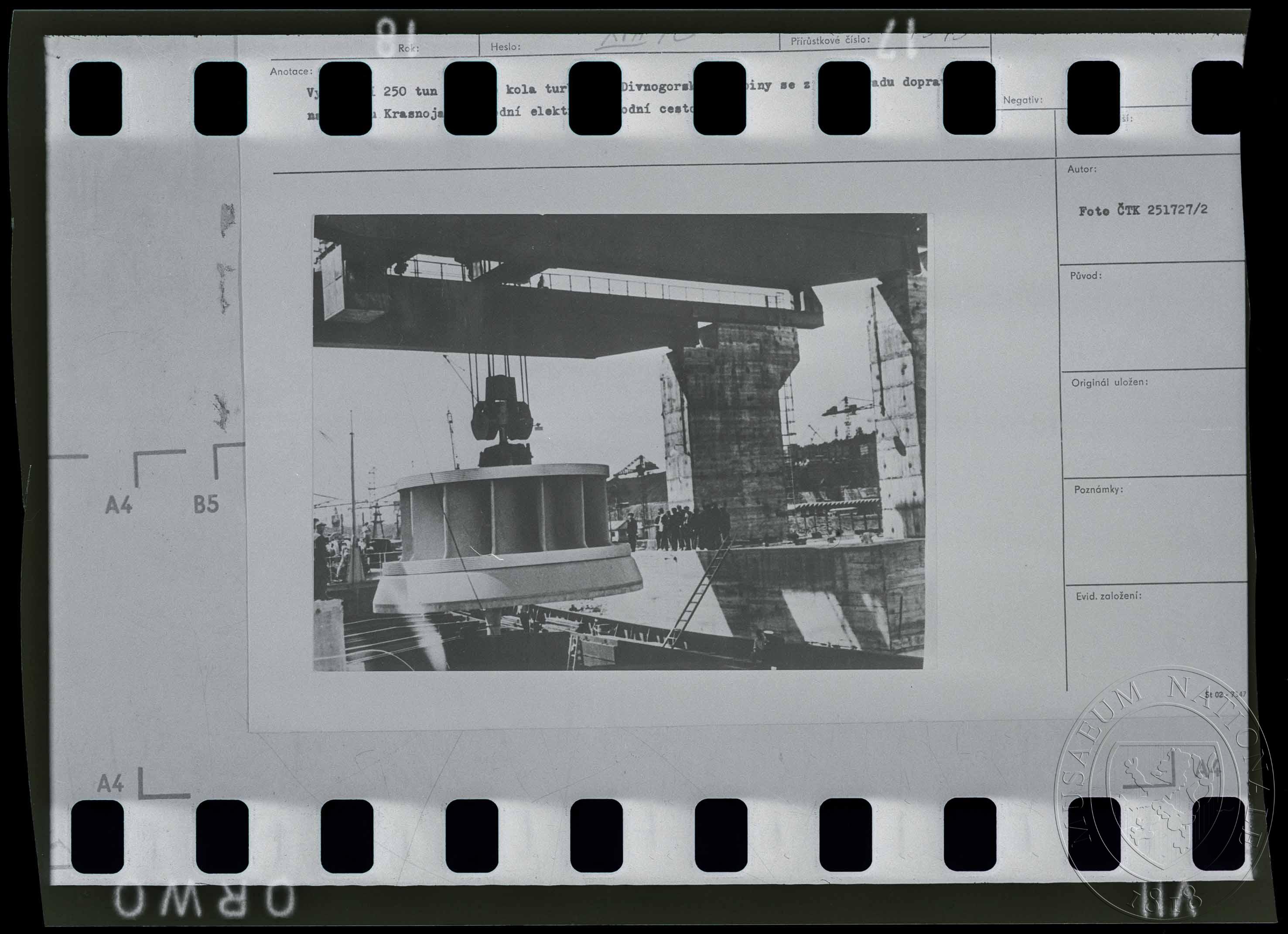 Náhledový obrázek Fotografie, doprava turbíny - 1