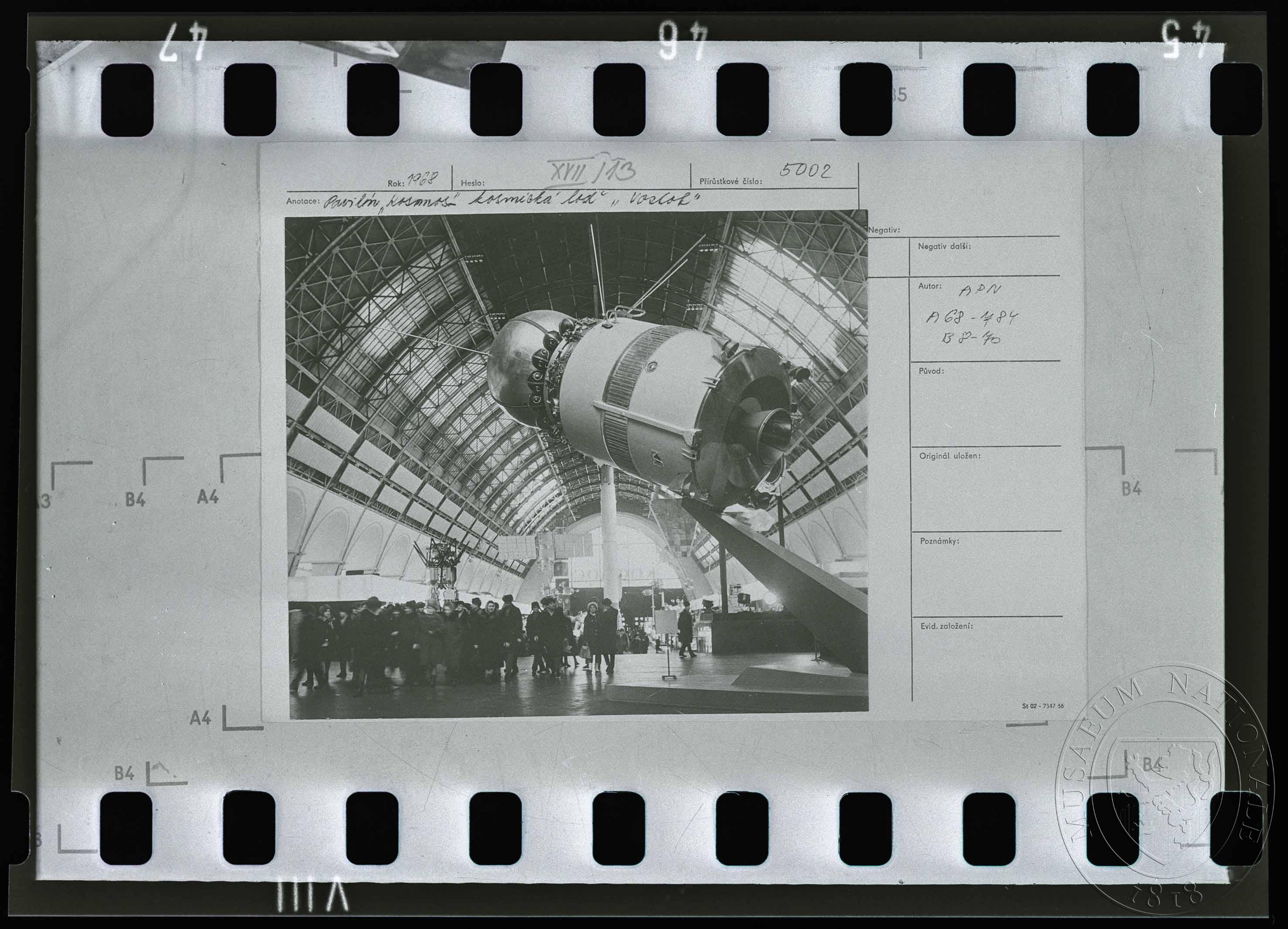 Náhledový obrázek Fotografie, maketa kosmické lodi Vostok - 1