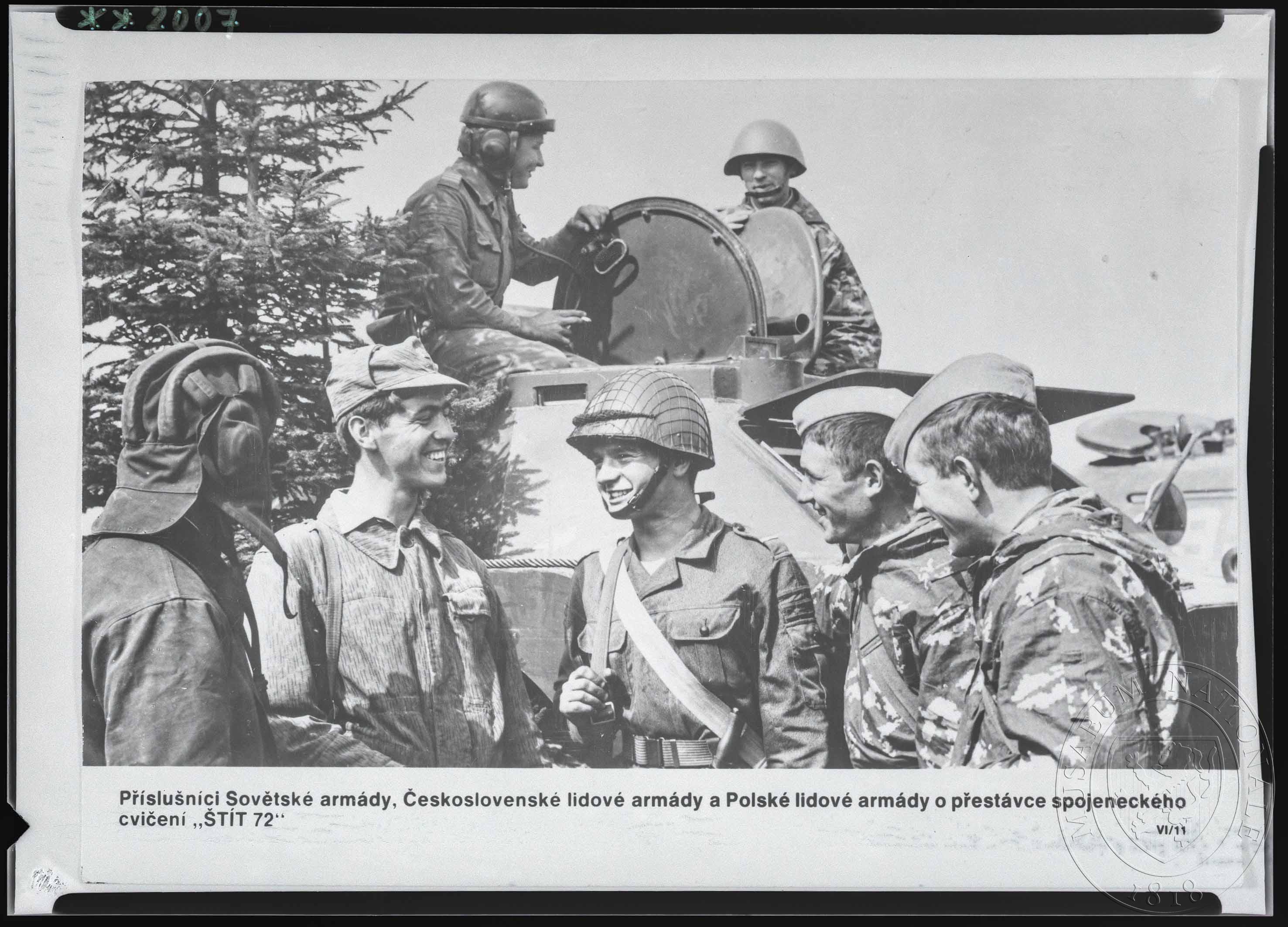 Náhledový obrázek Fotografie, příslušníci armád - 1