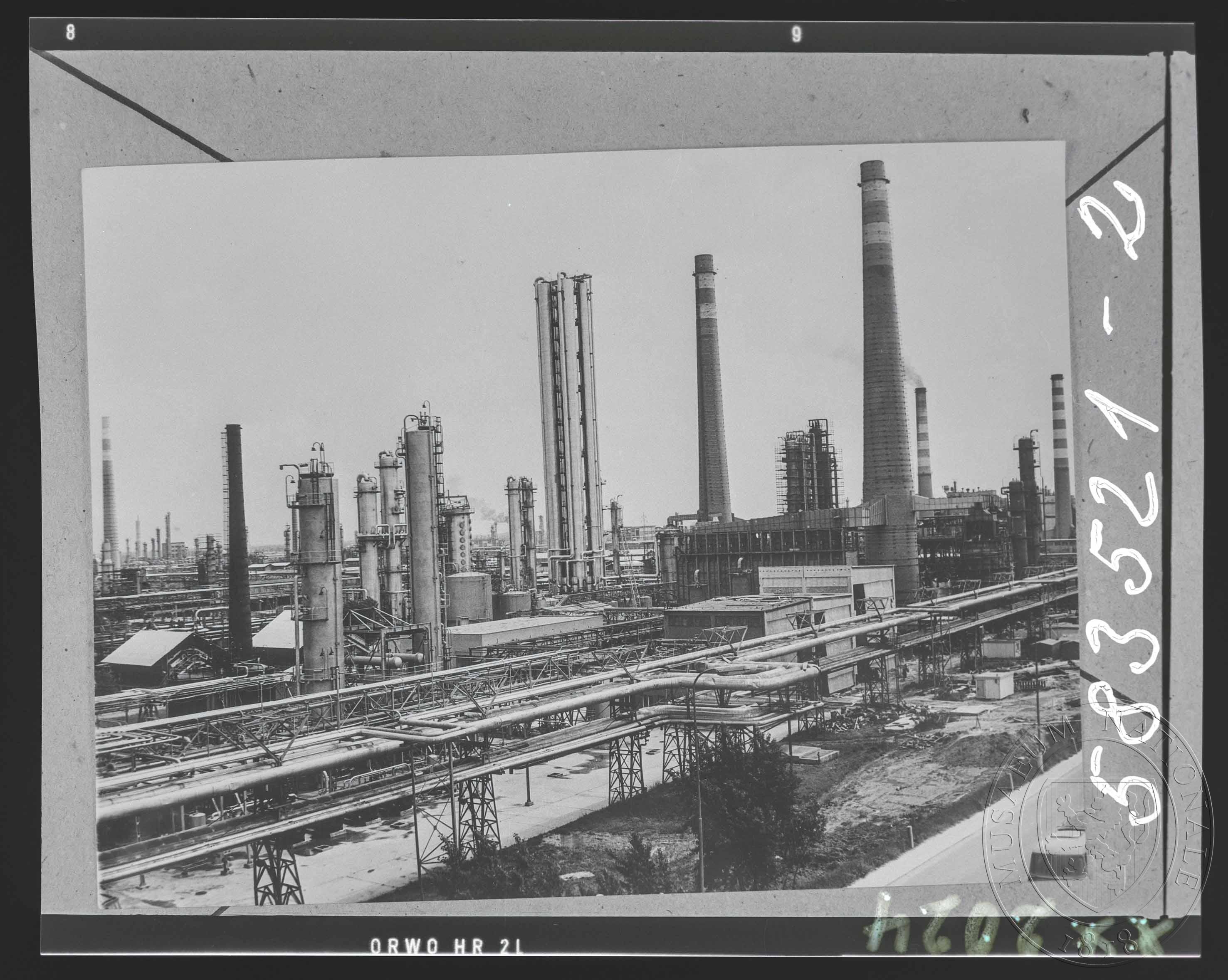 Náhledový obrázek Fotografie, průmyslový komplex - 1