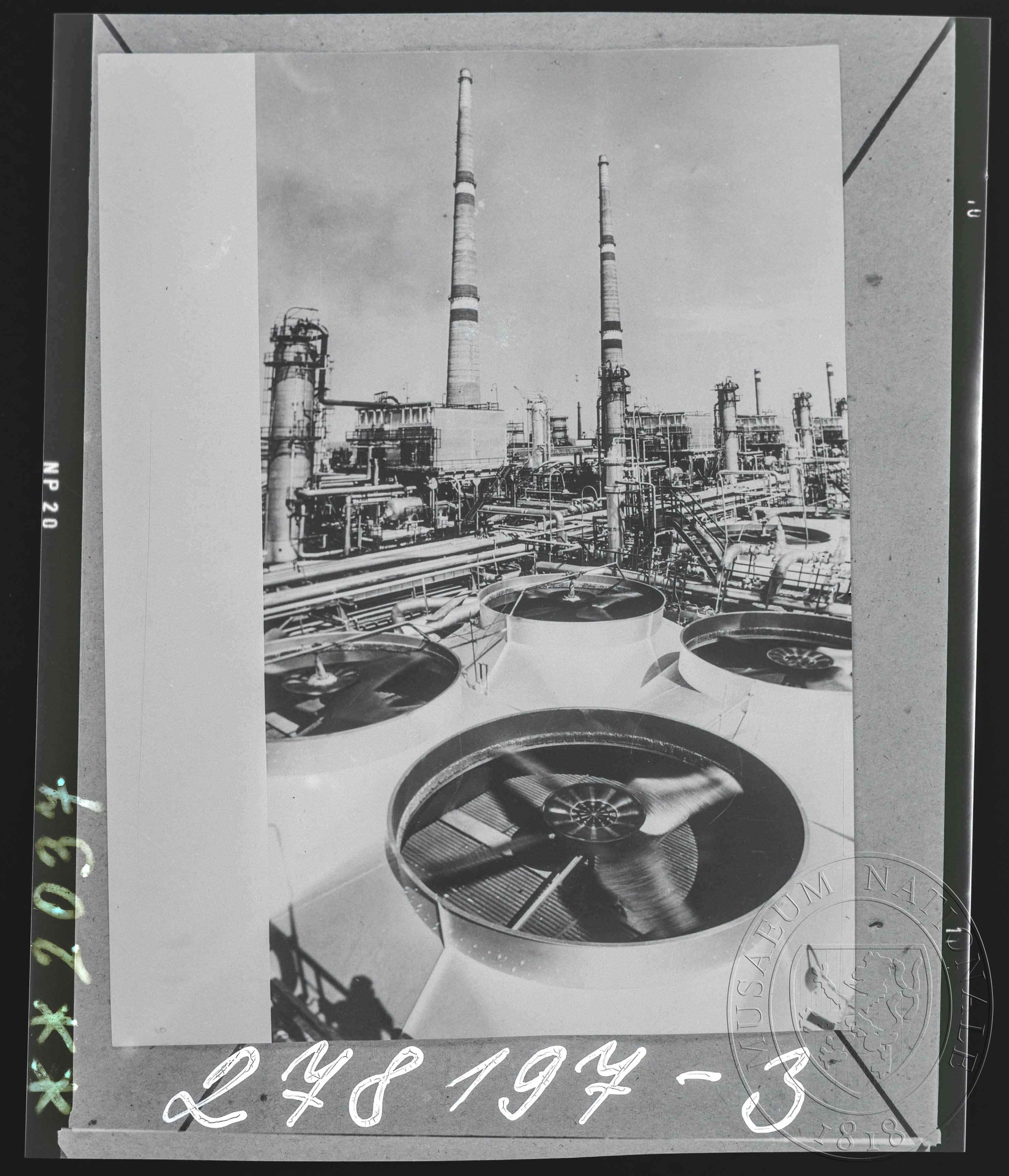 Náhledový obrázek Fotografie, průmyslový komplex - 1
