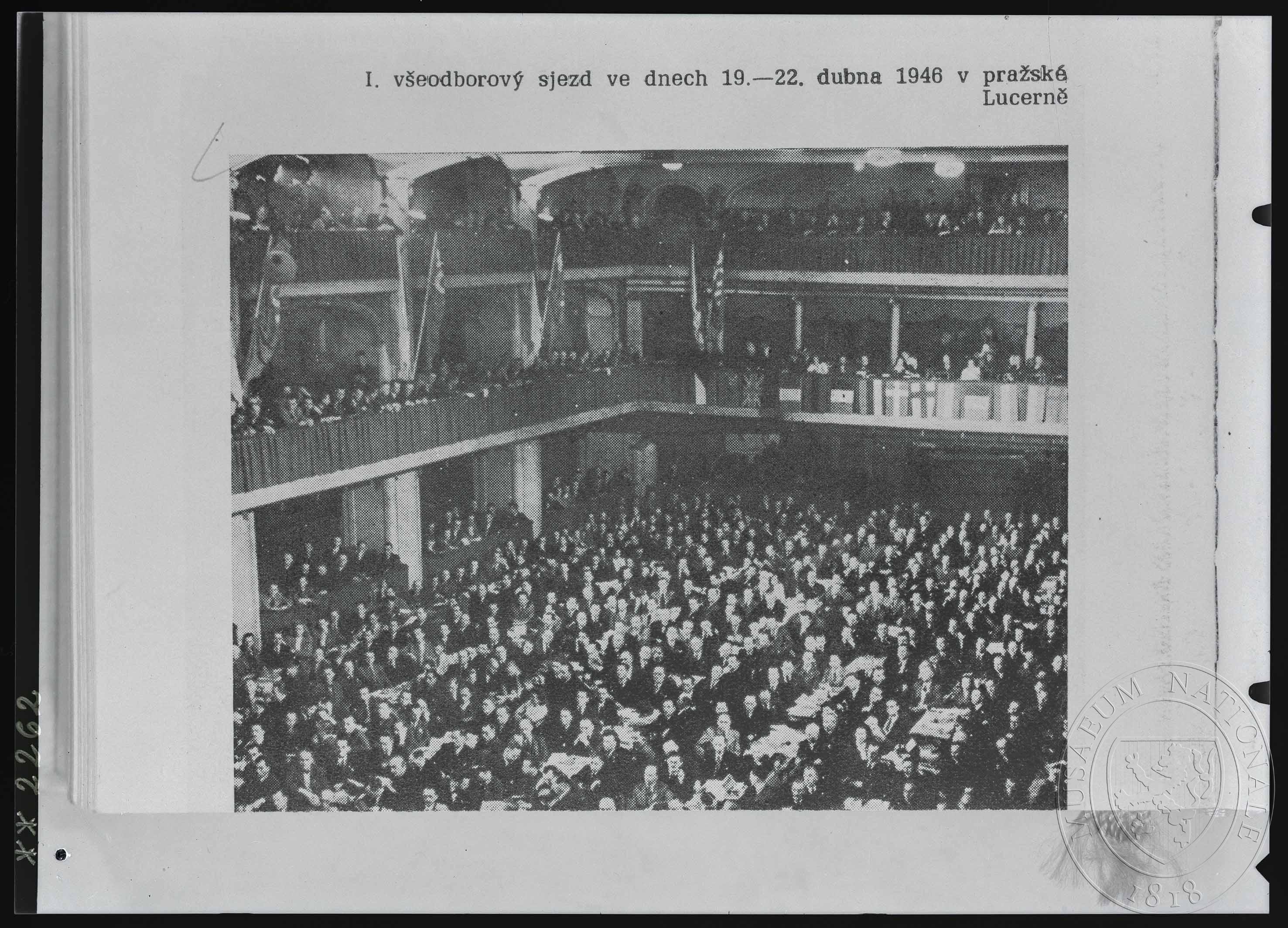 Náhledový obrázek Fotografie, I. všeodborový sjezd - 1