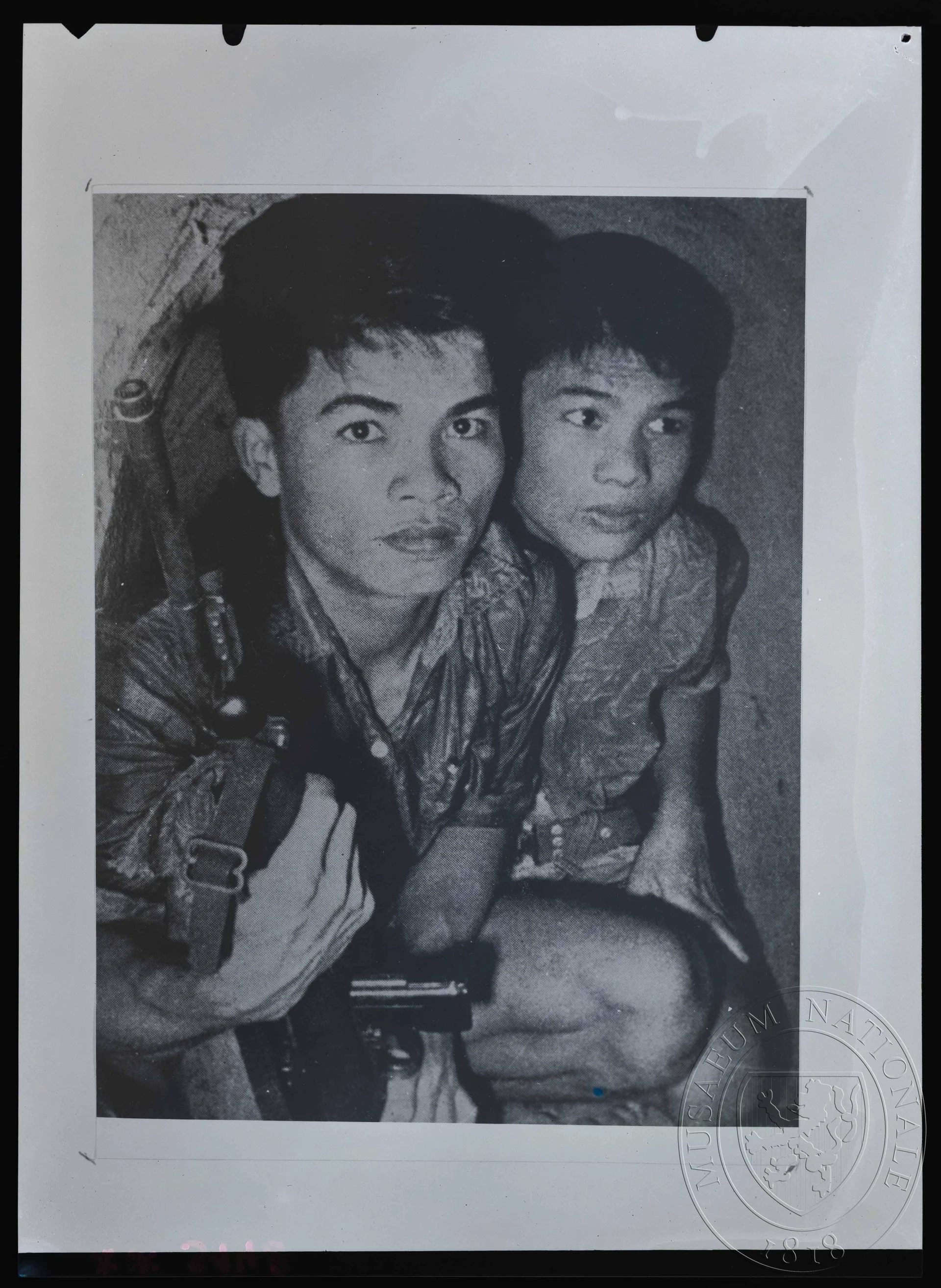 Obrázek Fotografie, dva mladí vietnamští vojáci