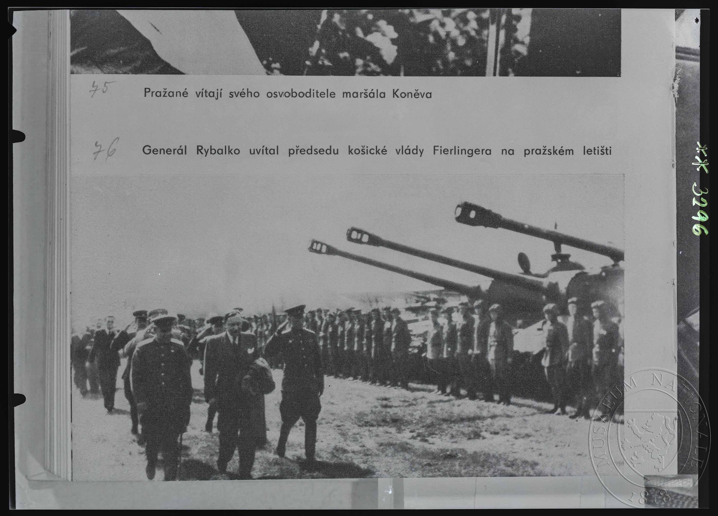 Náhledový obrázek Fotografie, generál Rybalko uvítal předsedu košické vlády Fierlingera - 1