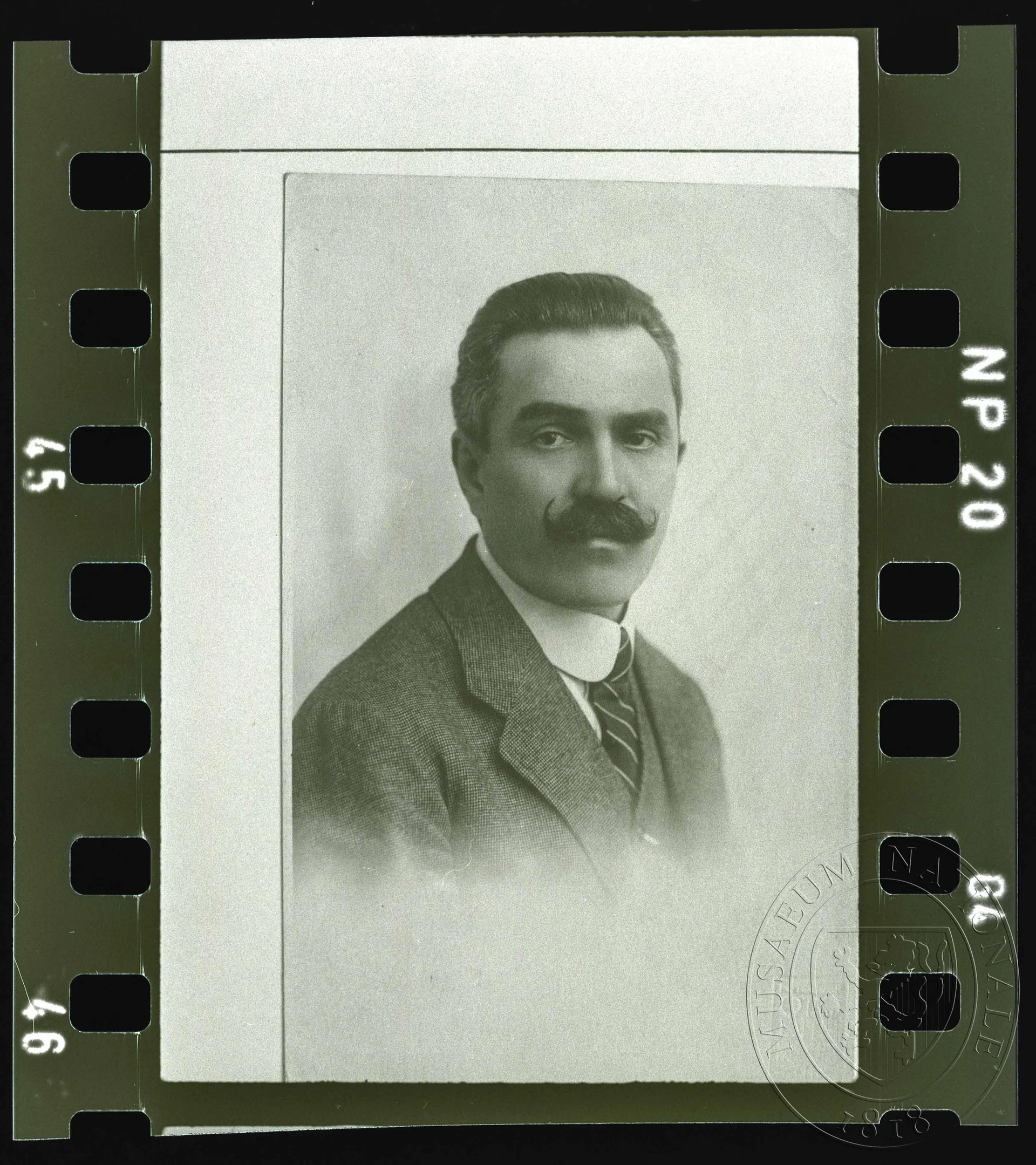Obrázek Fotografie, muž s knírem