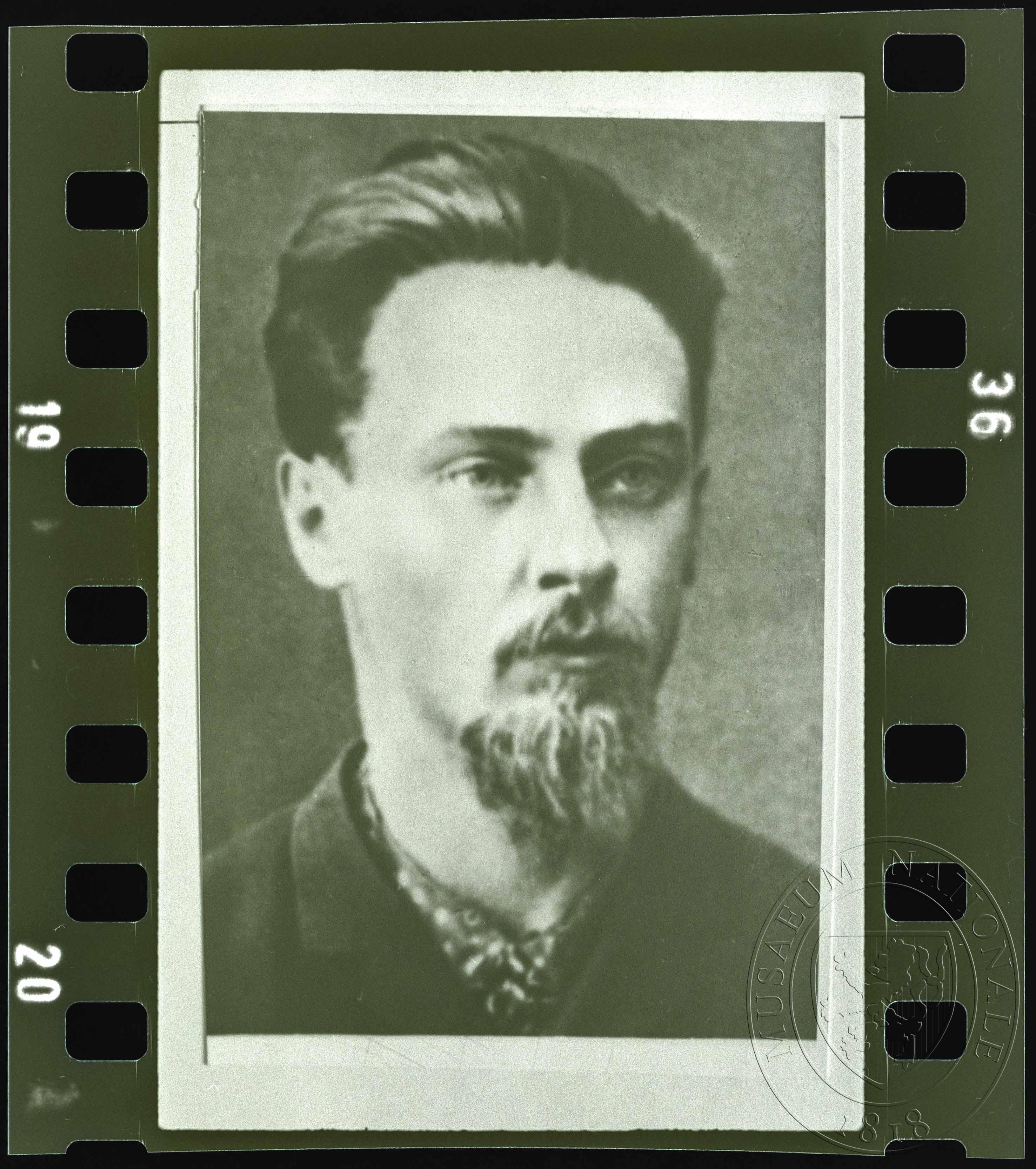 Náhledový obrázek Fotografie, muž s plnovousem - 1