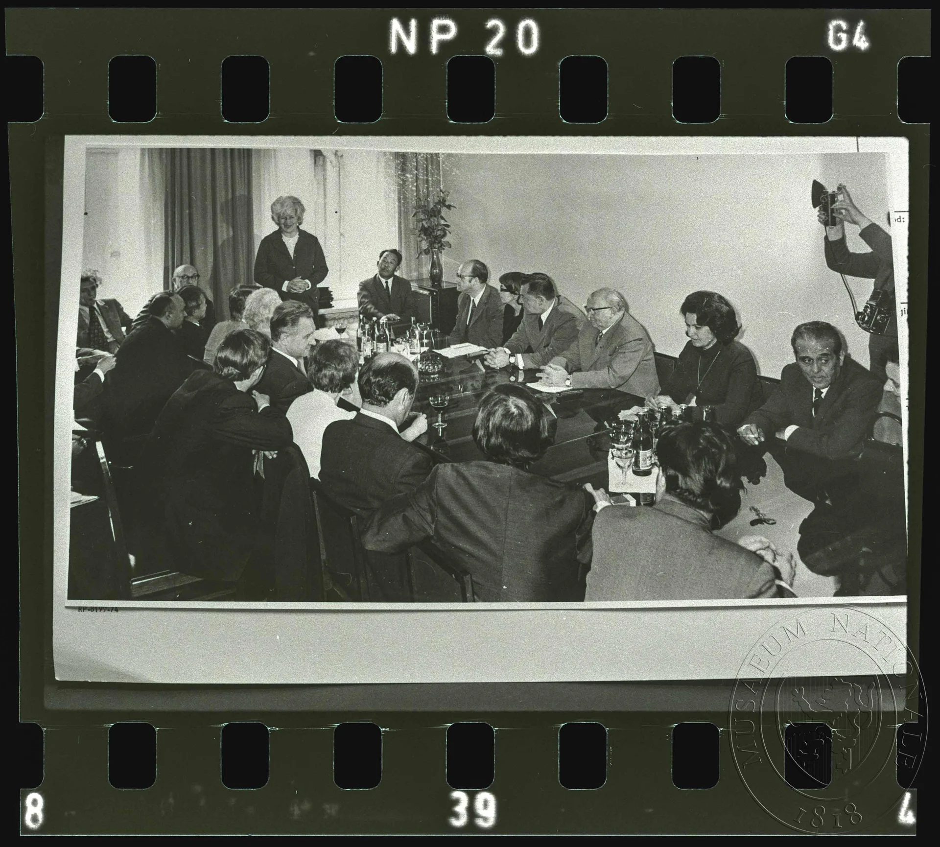 Obrázek Fotografie, posezení se soudruhy