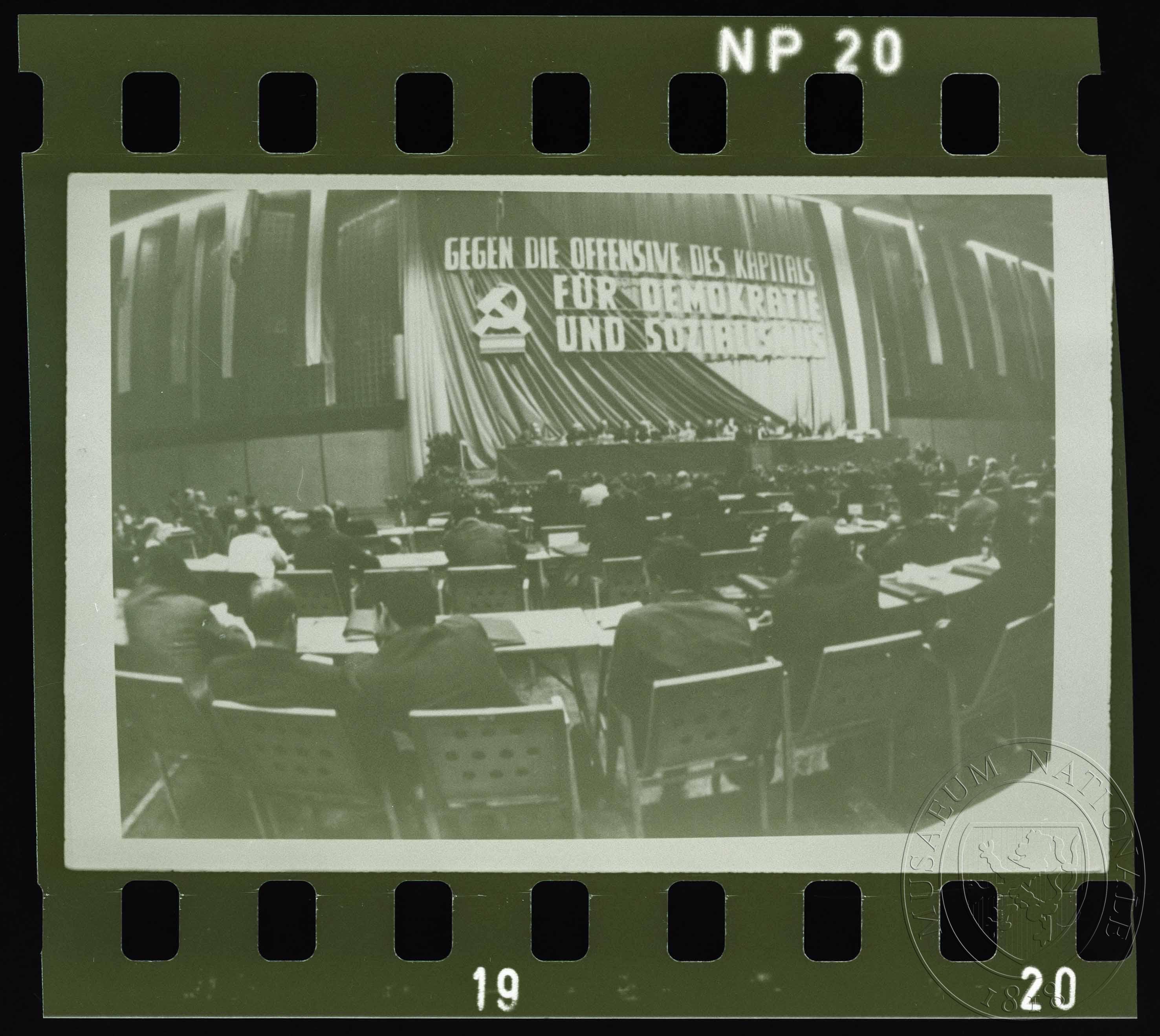 Náhledový obrázek Fotografie, zasedání v NDR - 1