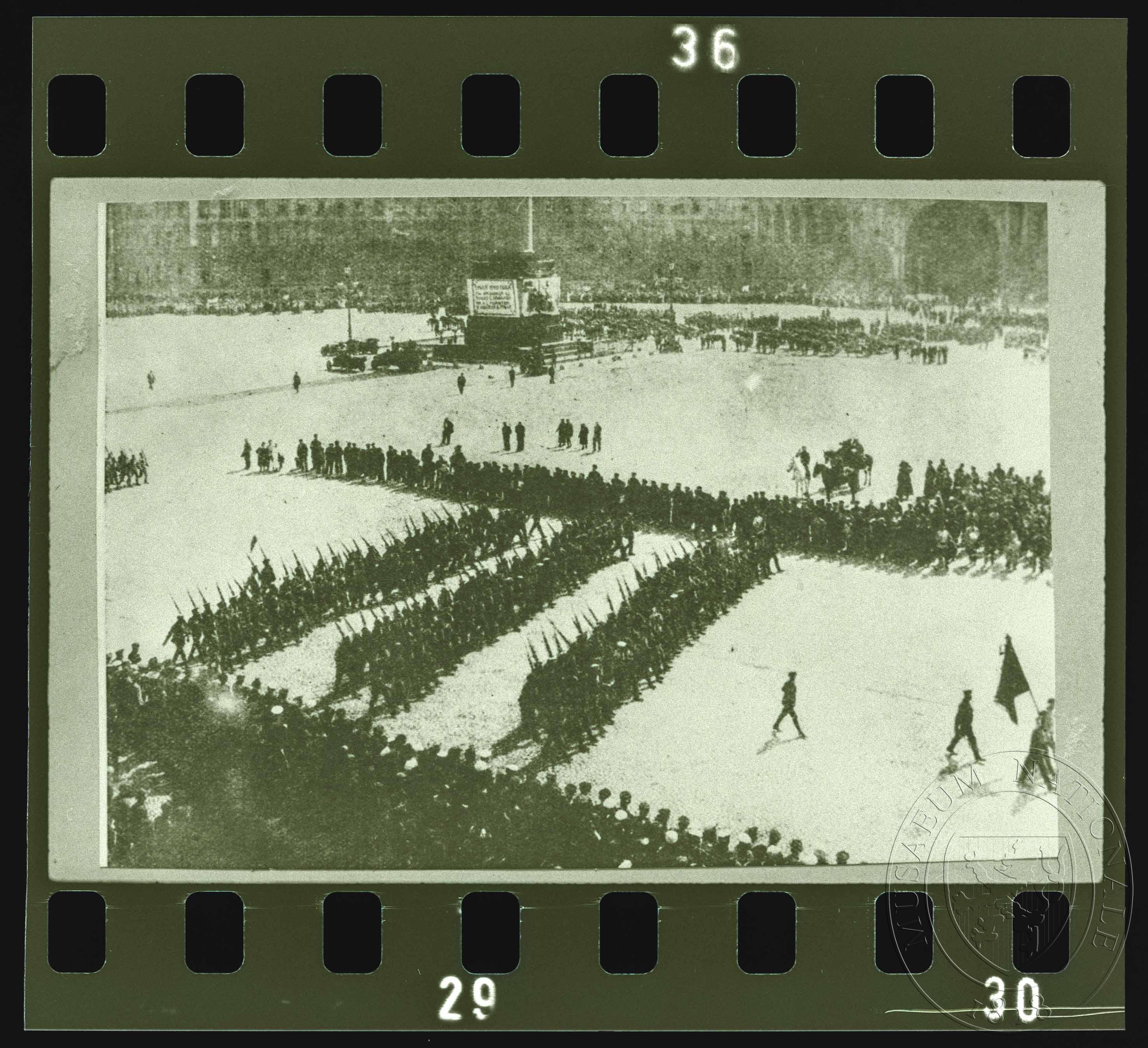 Náhledový obrázek Fotografie, vojenská přehlídka - 1
