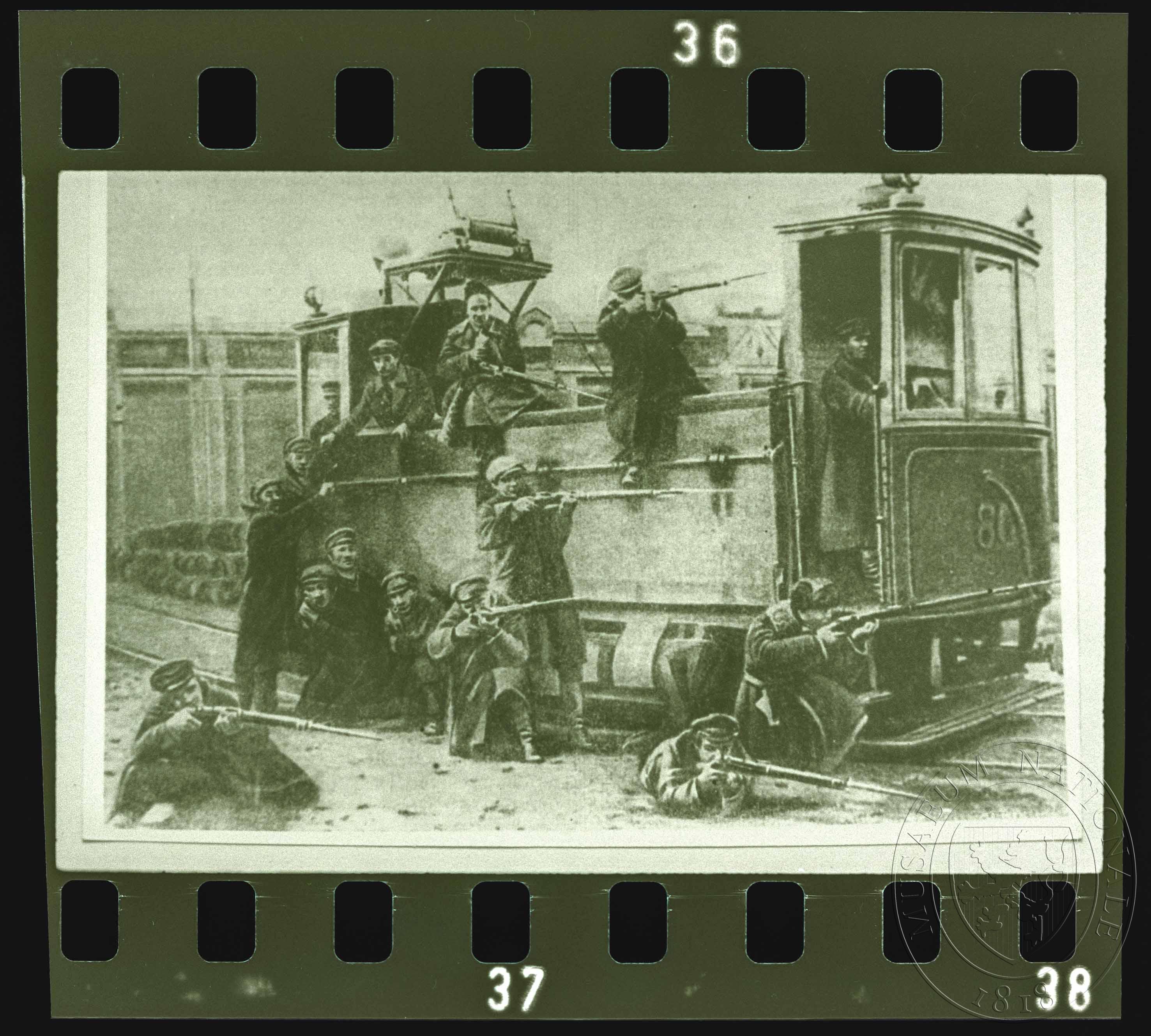 Náhledový obrázek Fotografie, obrněná tramvaj - 1