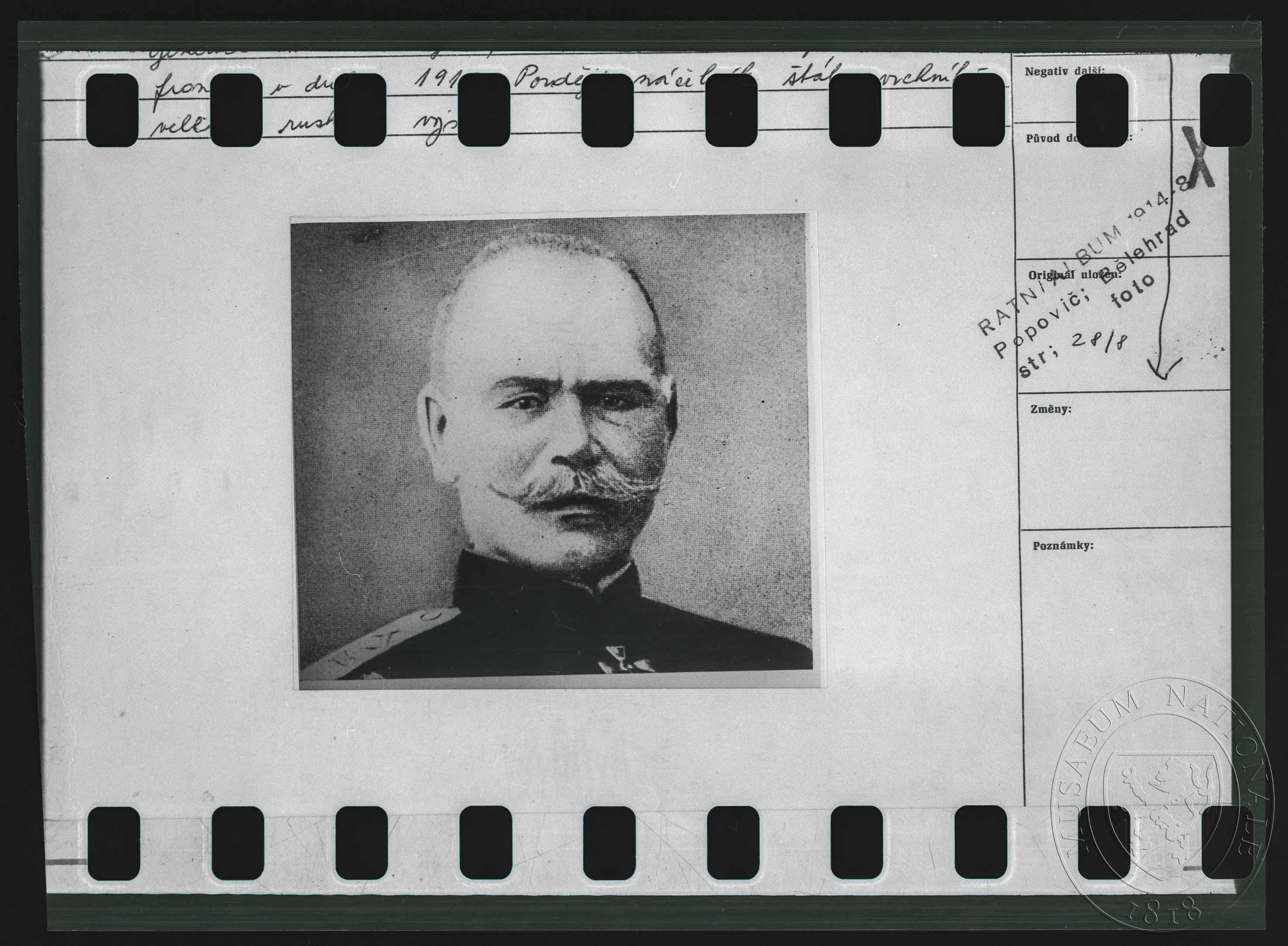 Náhledový obrázek Fotografie, generál s kníry - 1