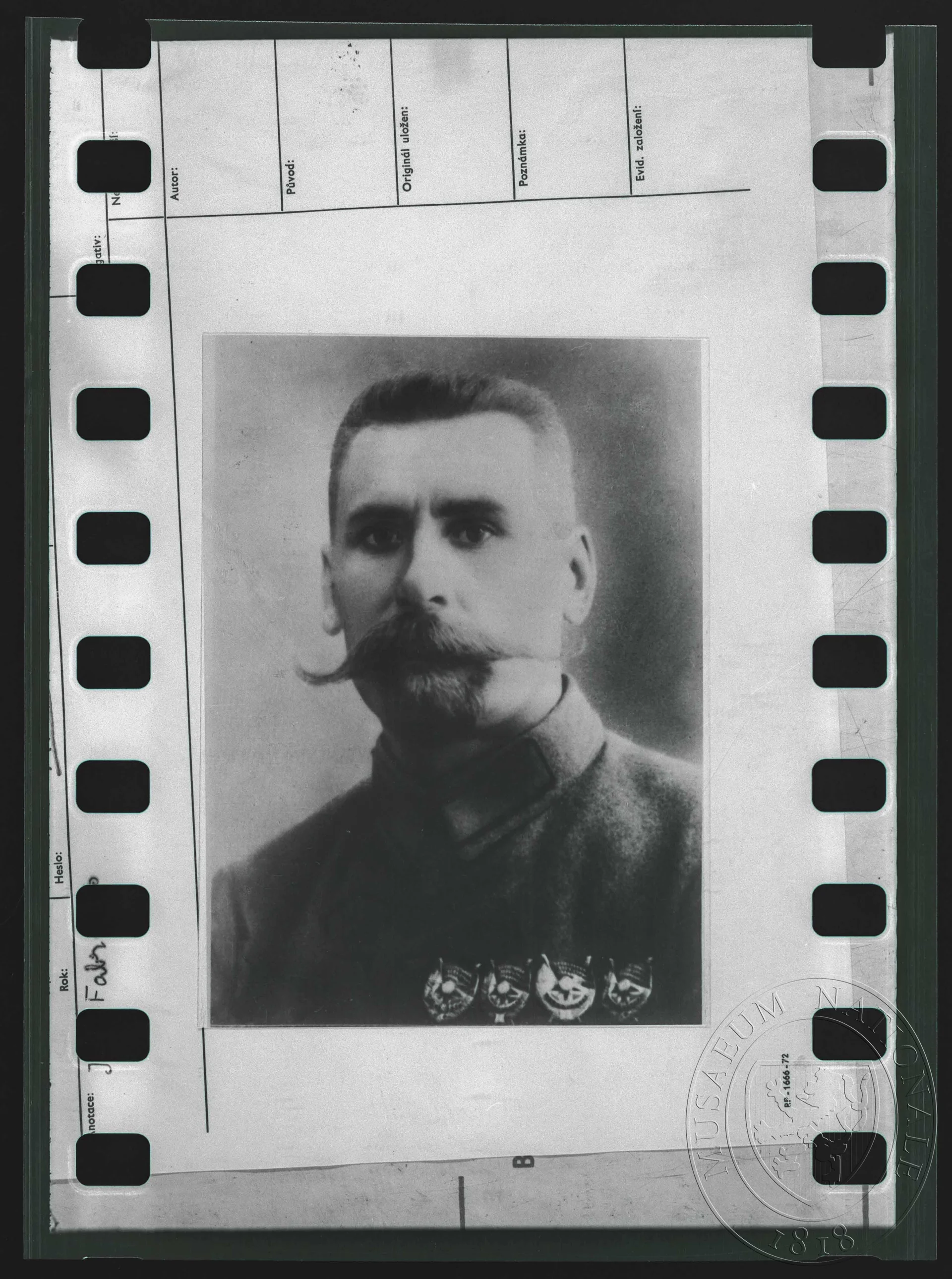 Obrázek Fotografie, Důstojník s vyznamenáními