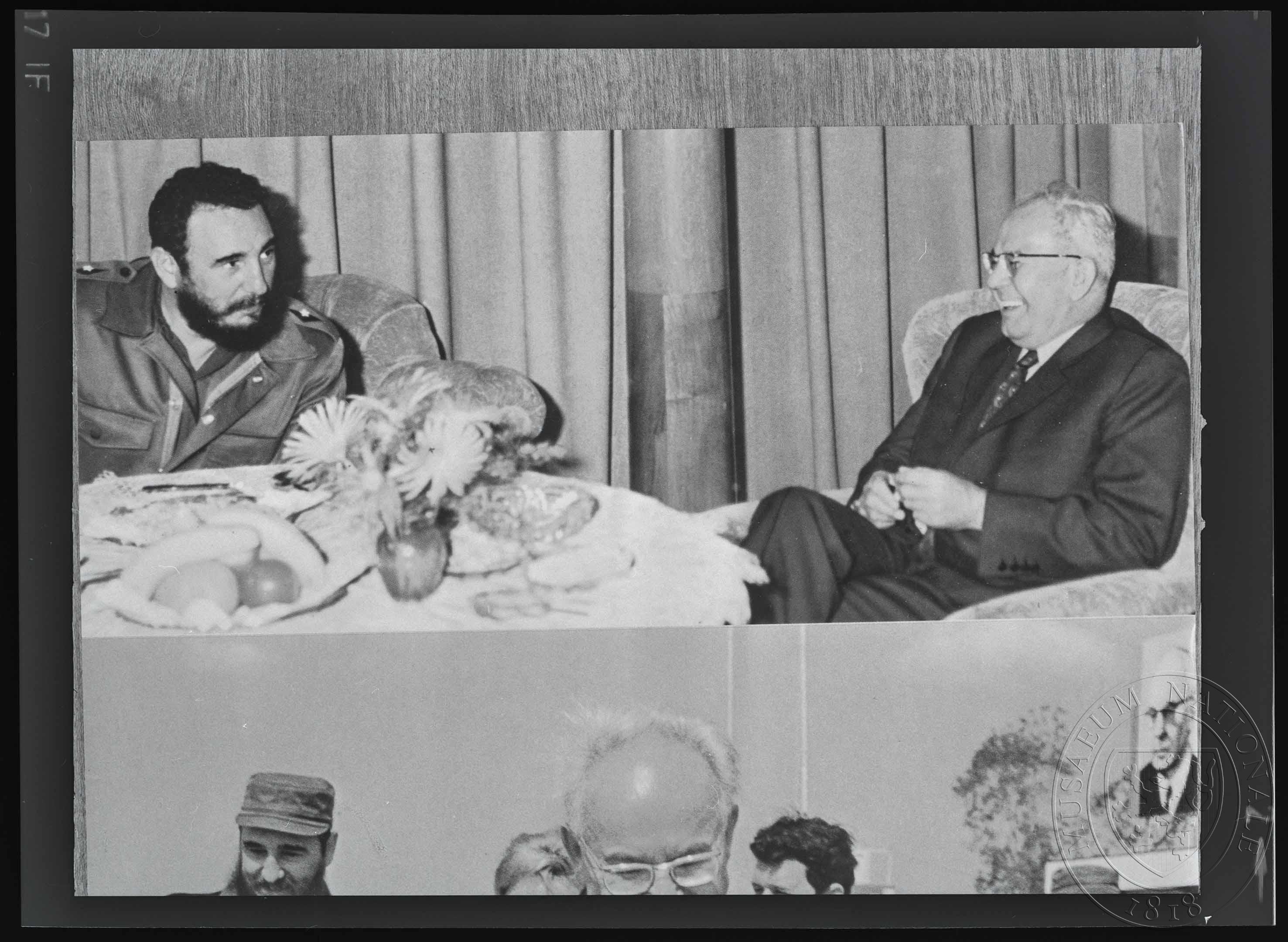 Náhledový obrázek Fotografie, Fidel Castro a Gustáv Husák - 1