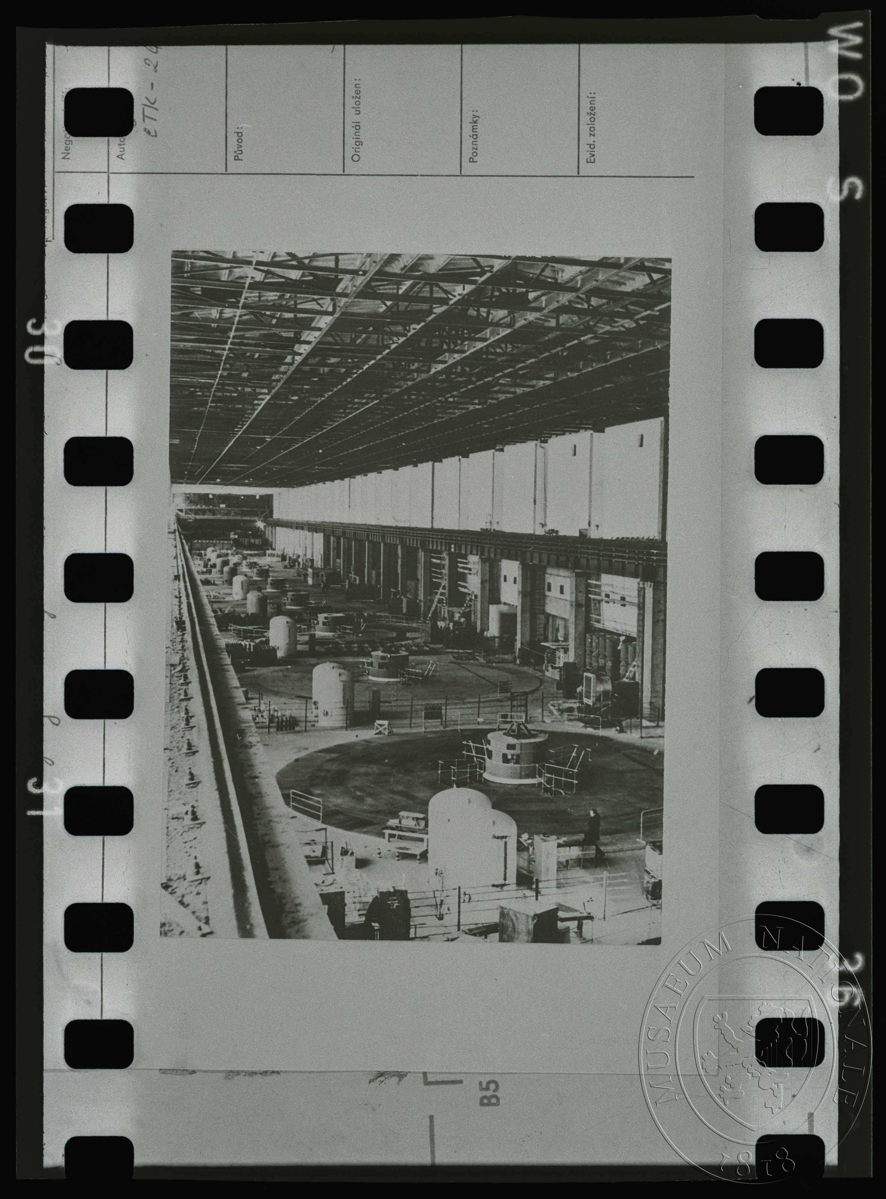 Náhledový obrázek Fotografie, hala vodní elektrárny - 1