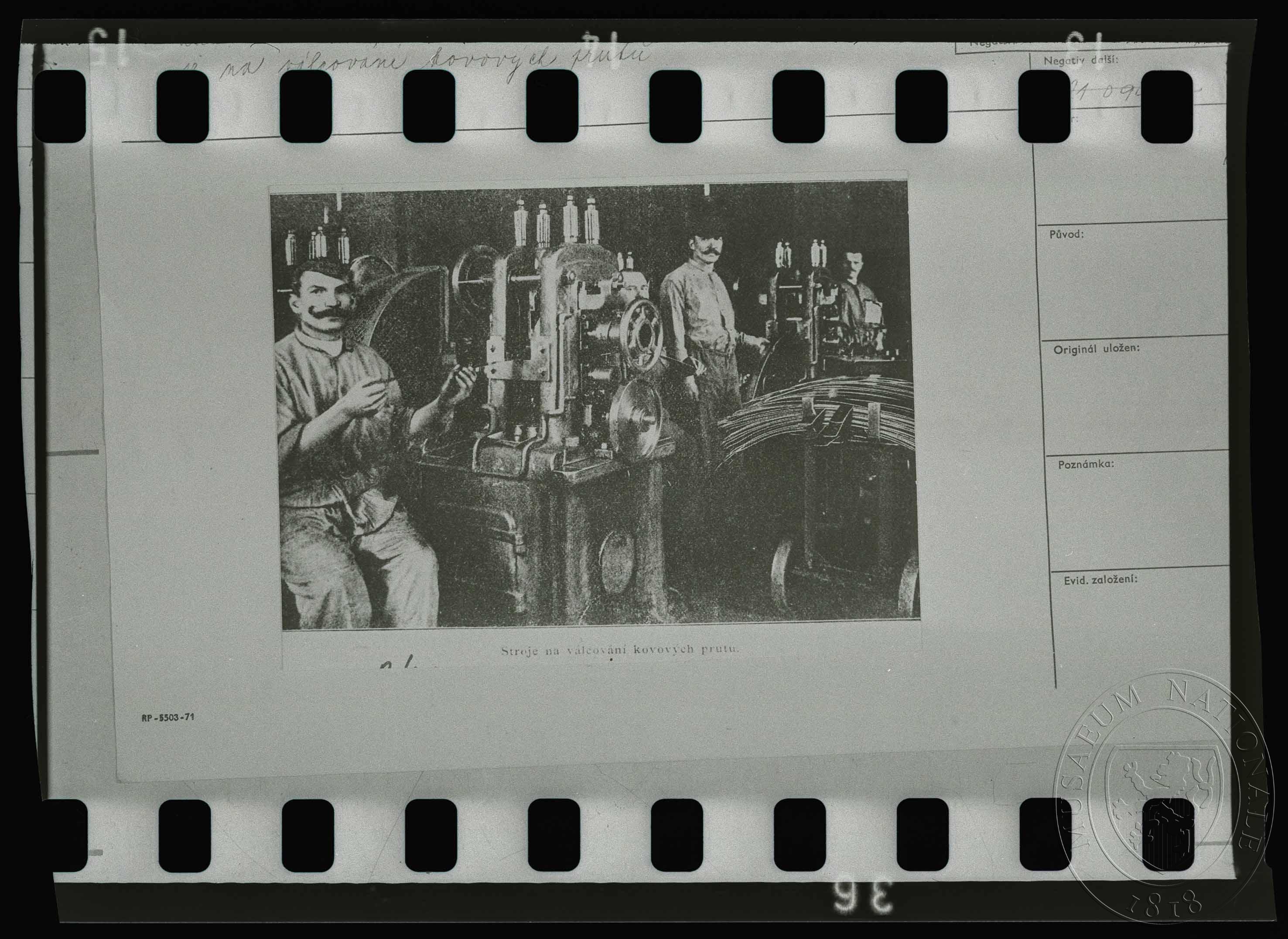 Náhledový obrázek Fotografie, stroje na válcování kovových prutů - 1