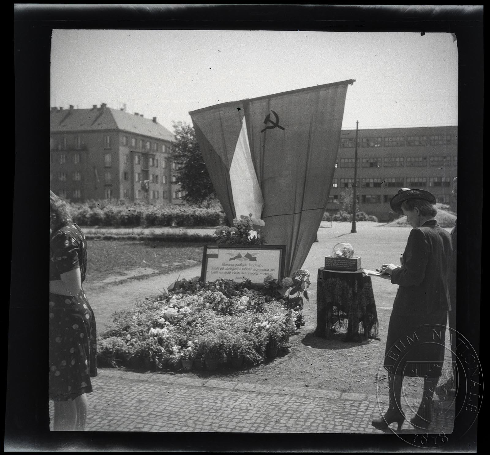 Náhledový obrázek Fotografie, Pražské povstání - 1