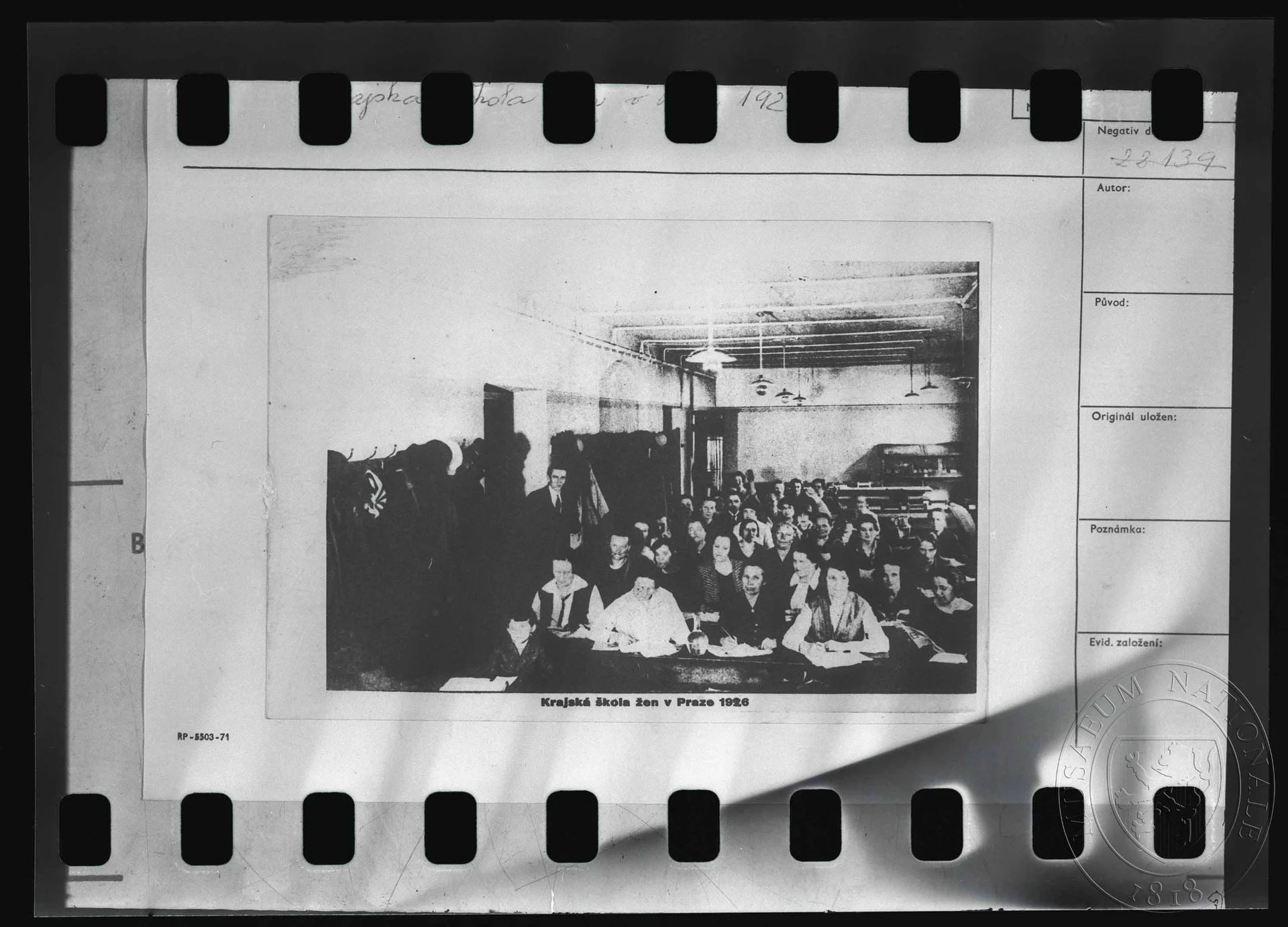 Obrázek Fotografie, Krajská škola žen v Praze 1926