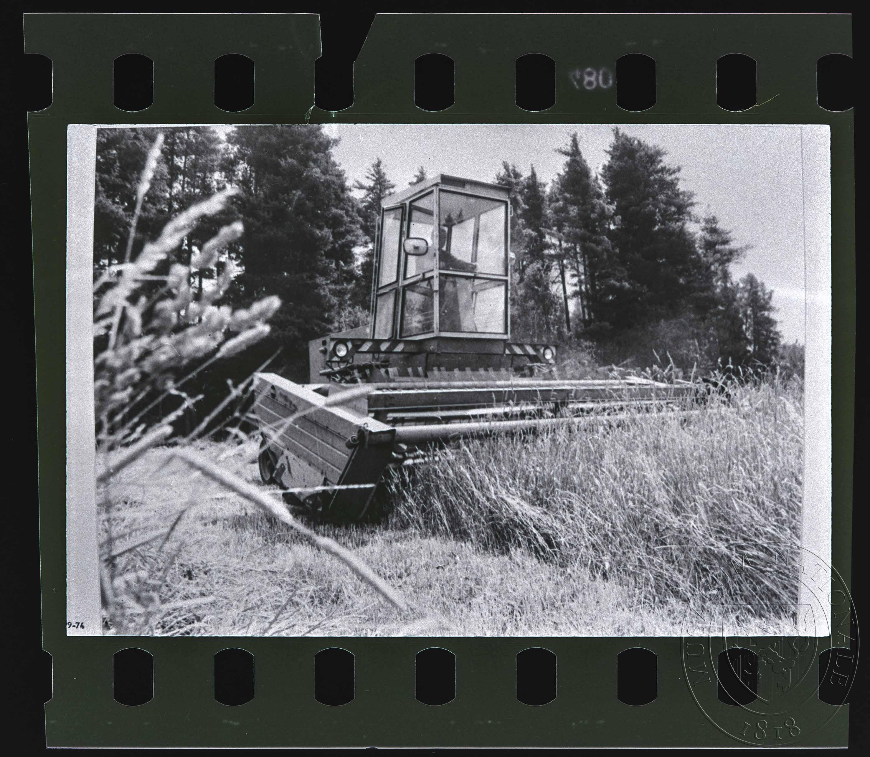 Náhledový obrázek Fotografie, kombajn - 1