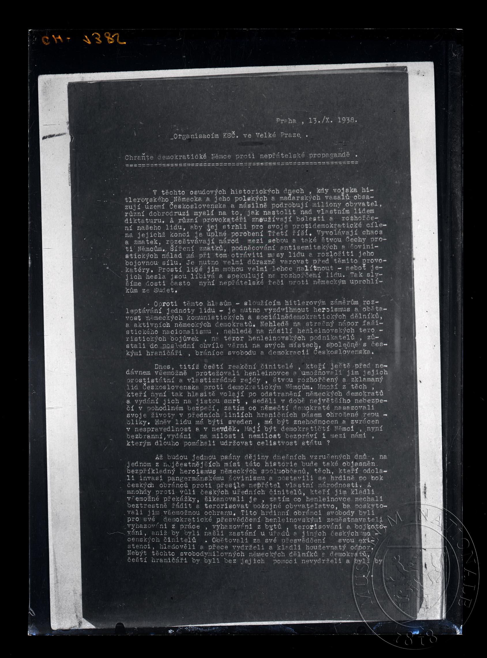 Náhledový obrázek Výzva organisacím KSČ ve Velké Praze – Chraňte demokratické Němce proti nepřátelské propagandě, 13. 10. 1938. Strojopis. Negativní fotografie. - 1