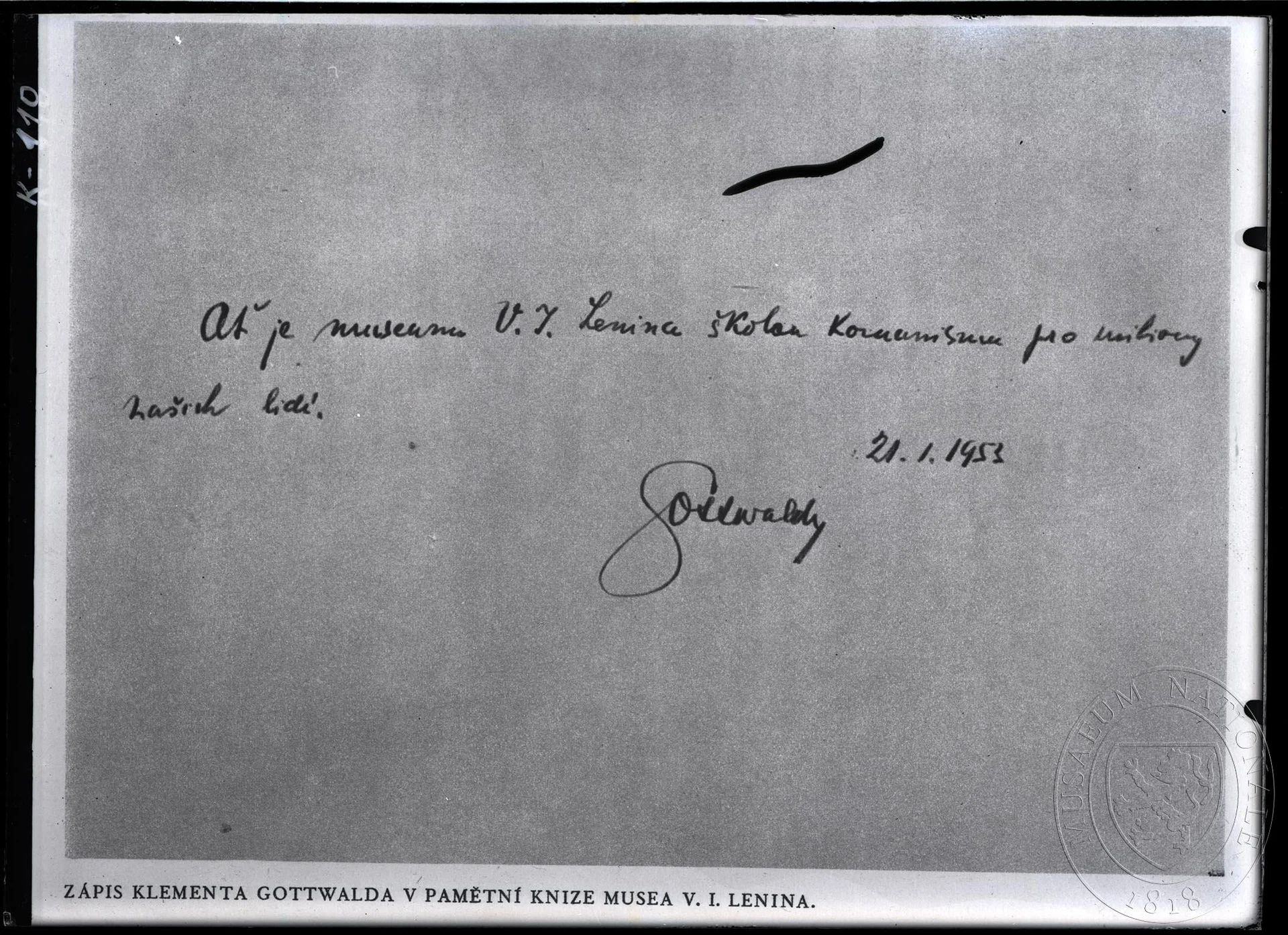 Obrázek Zápis Klementa Gottwalda v pamětní knize Muzea Vladimíra Iljiče Lenina v Praze, 20. 1. 1953.