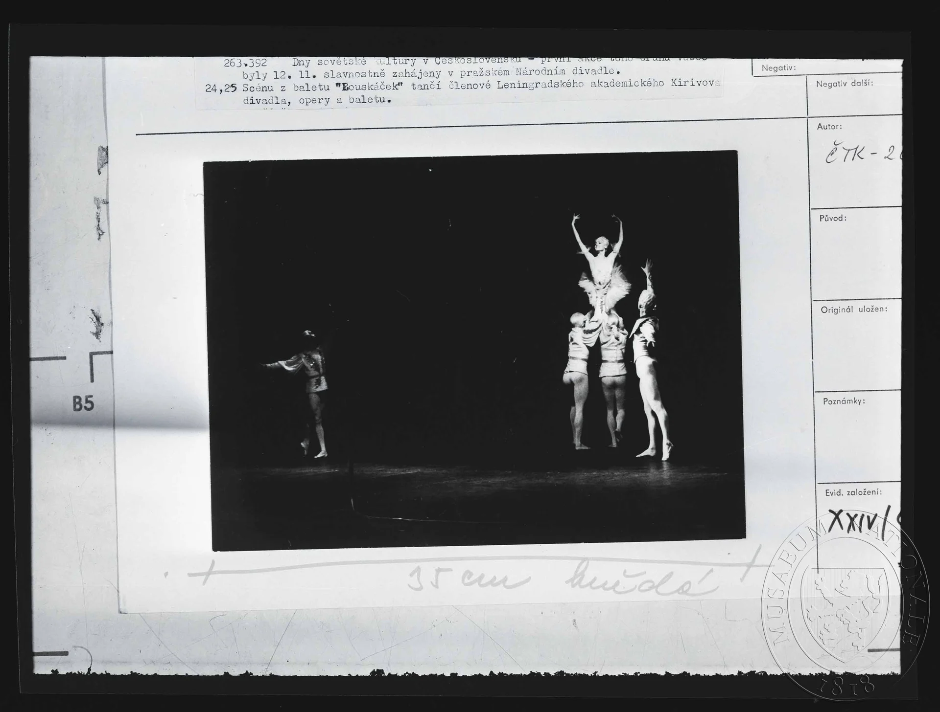 Obrázek Fotografie, Scéna z baletu Louskáček