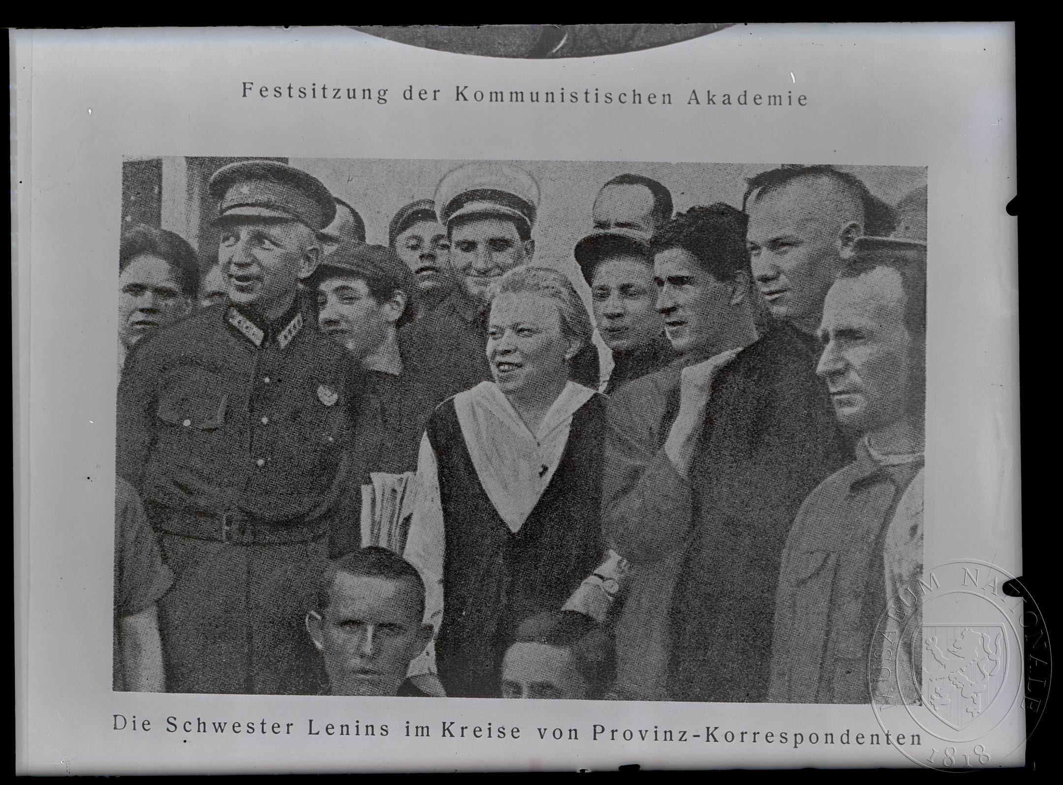 Náhledový obrázek Fotografie, sestra Lenina v klubu korespondentů - 1