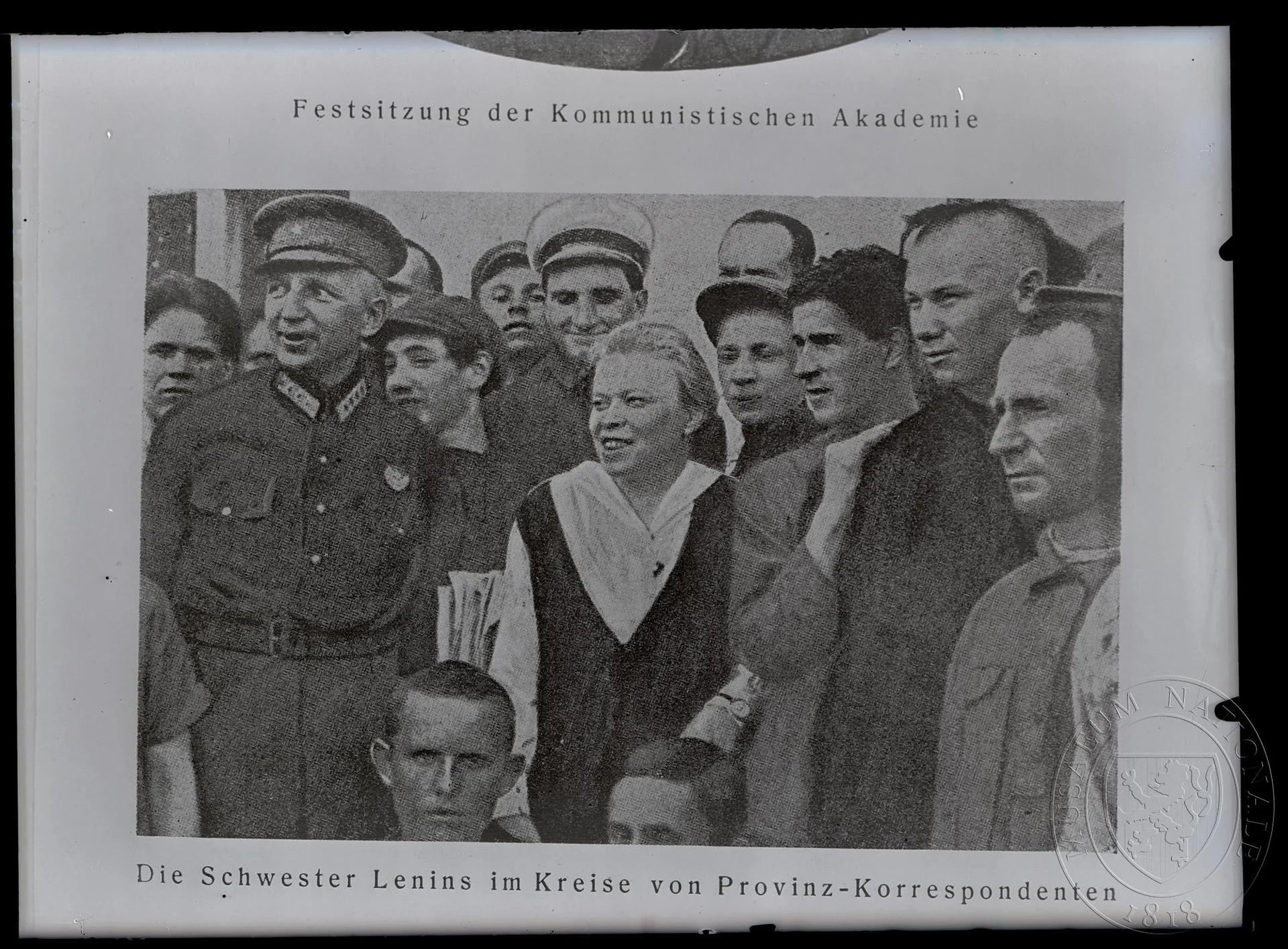 Obrázek Fotografie, sestra Lenina v klubu korespondentů