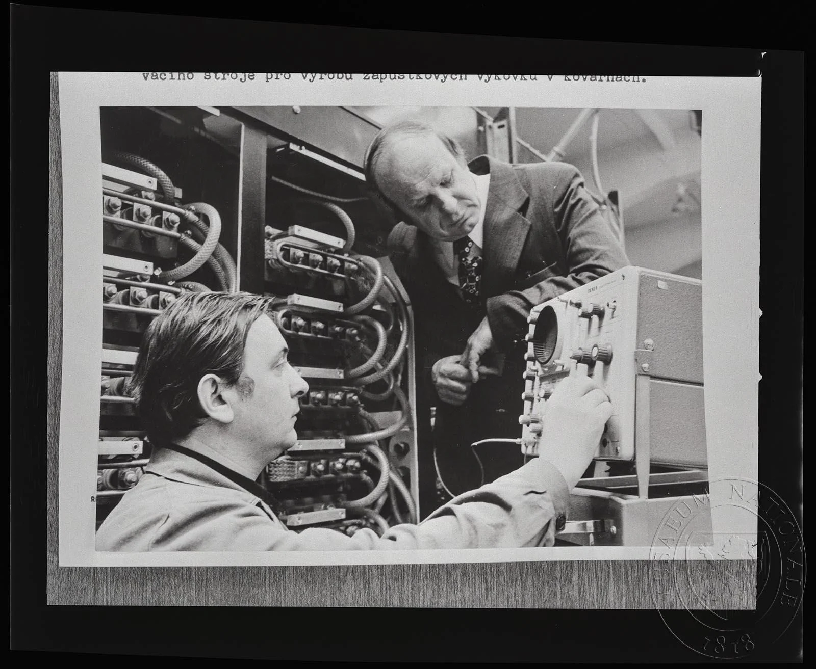 Obrázek Fotografie, dělník a úředník