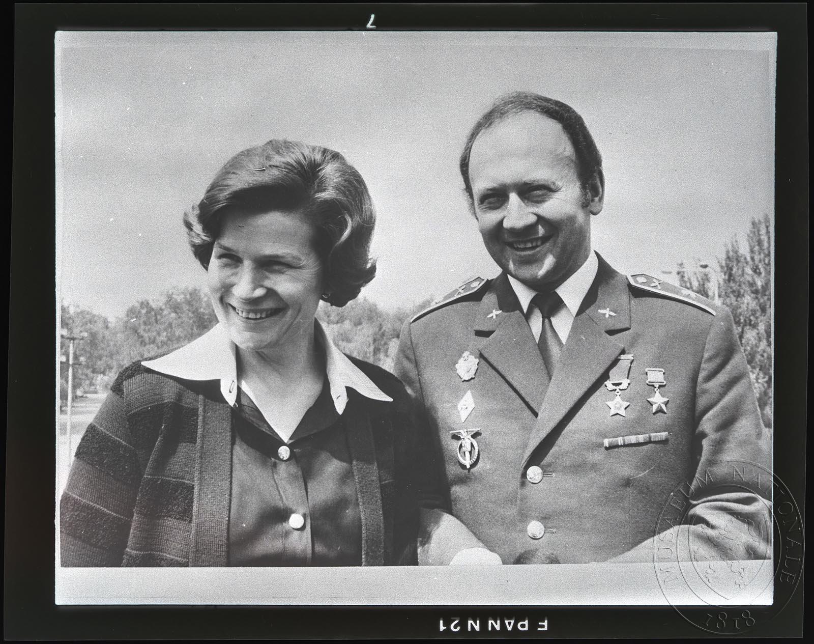 Obrázek Fotografie, Valentina Těreškovová a Vladimír Remek