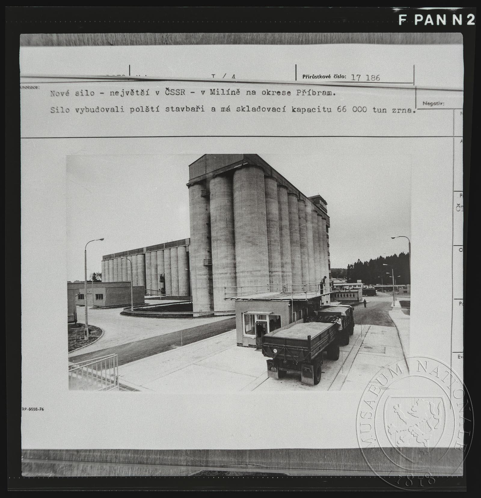 Náhledový obrázek Fotografie, silo - 1