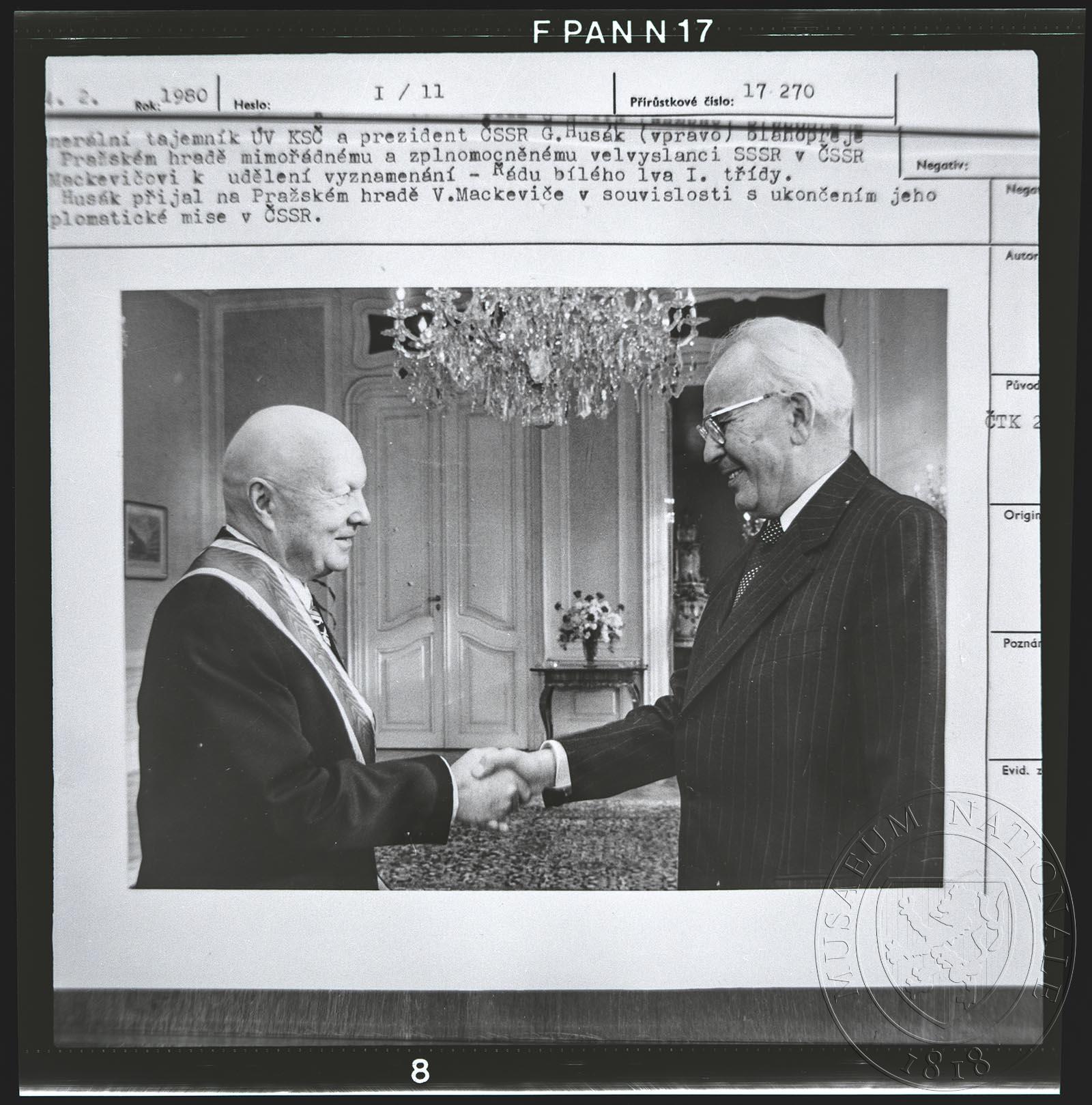 Náhledový obrázek Fotografie, Gustáv Husák a Vladimir Vladimirovič Mackevič - 1