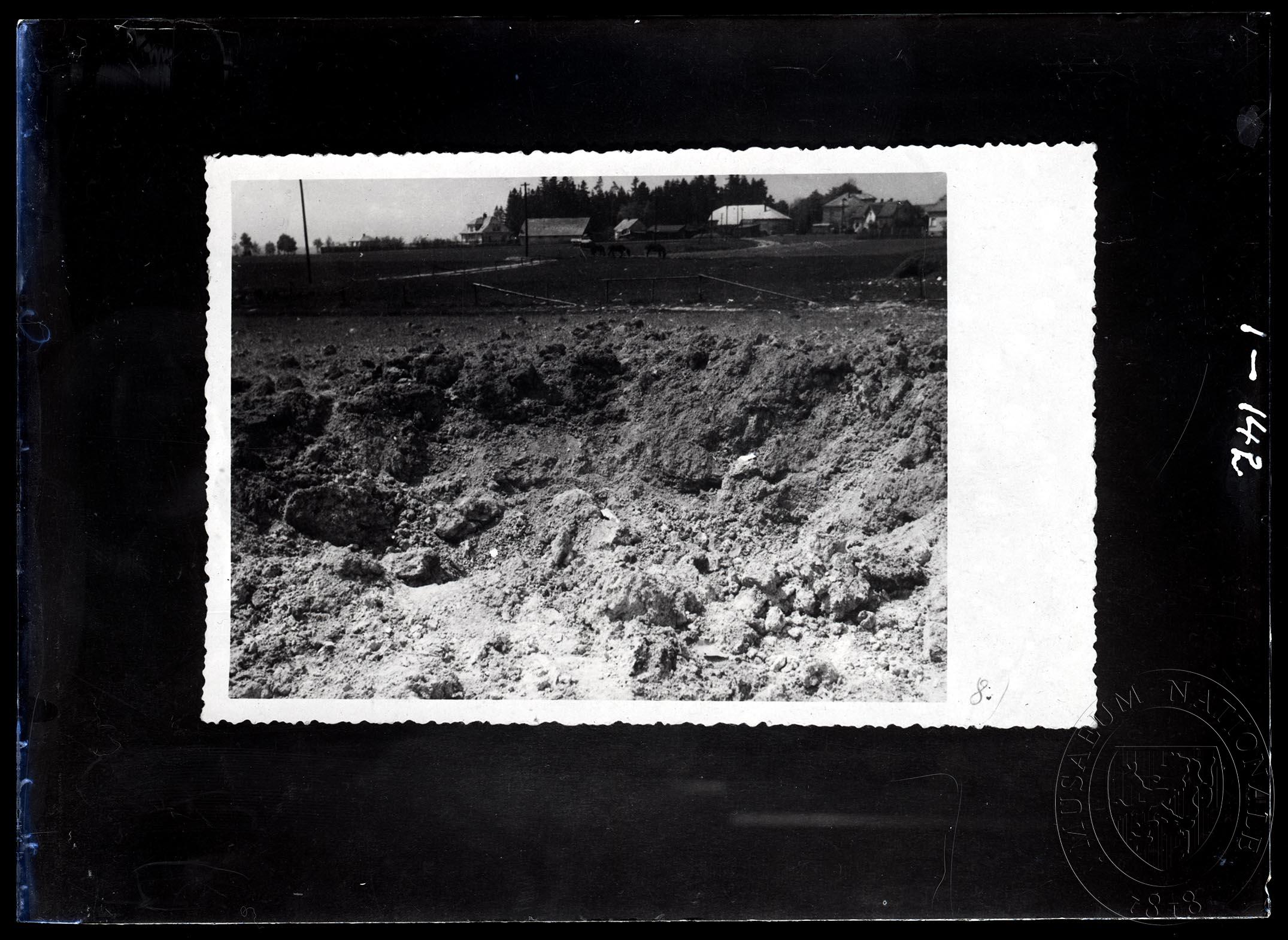 Náhledový obrázek Fotografie, zákopy. - 1