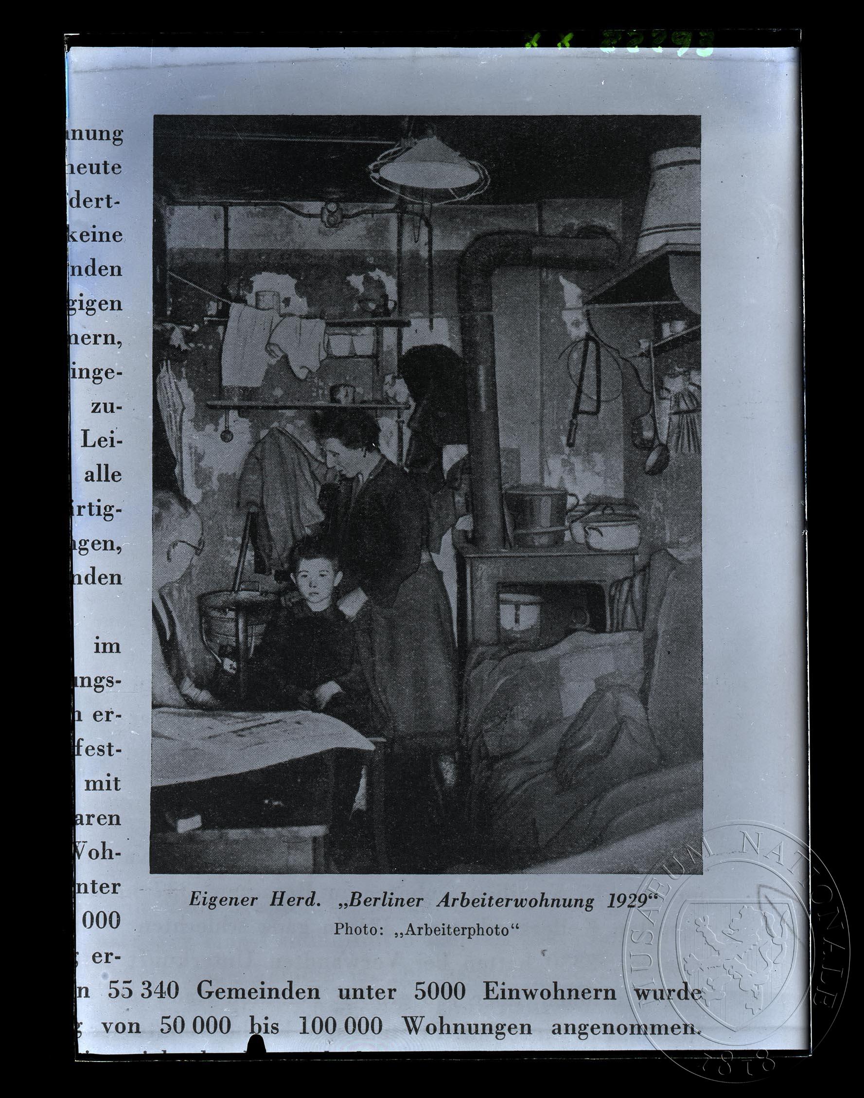 Náhledový obrázek Fotografie, Eigener Herd Berliner Arbeiterwohnung 1929 - 1