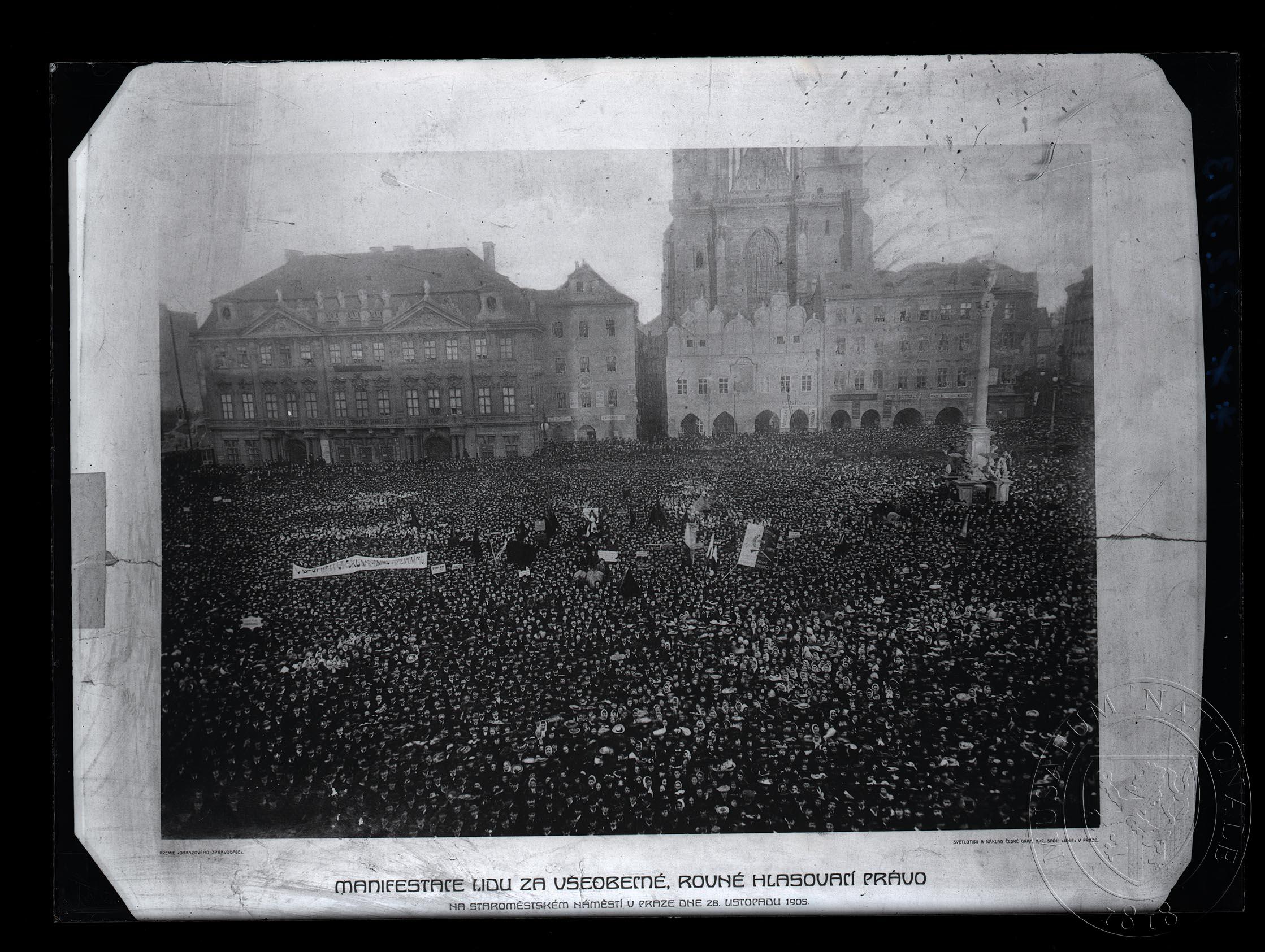 Náhledový obrázek Fotografie – manifestace lidu za všeobecné, rovné hlasovací právo - 1