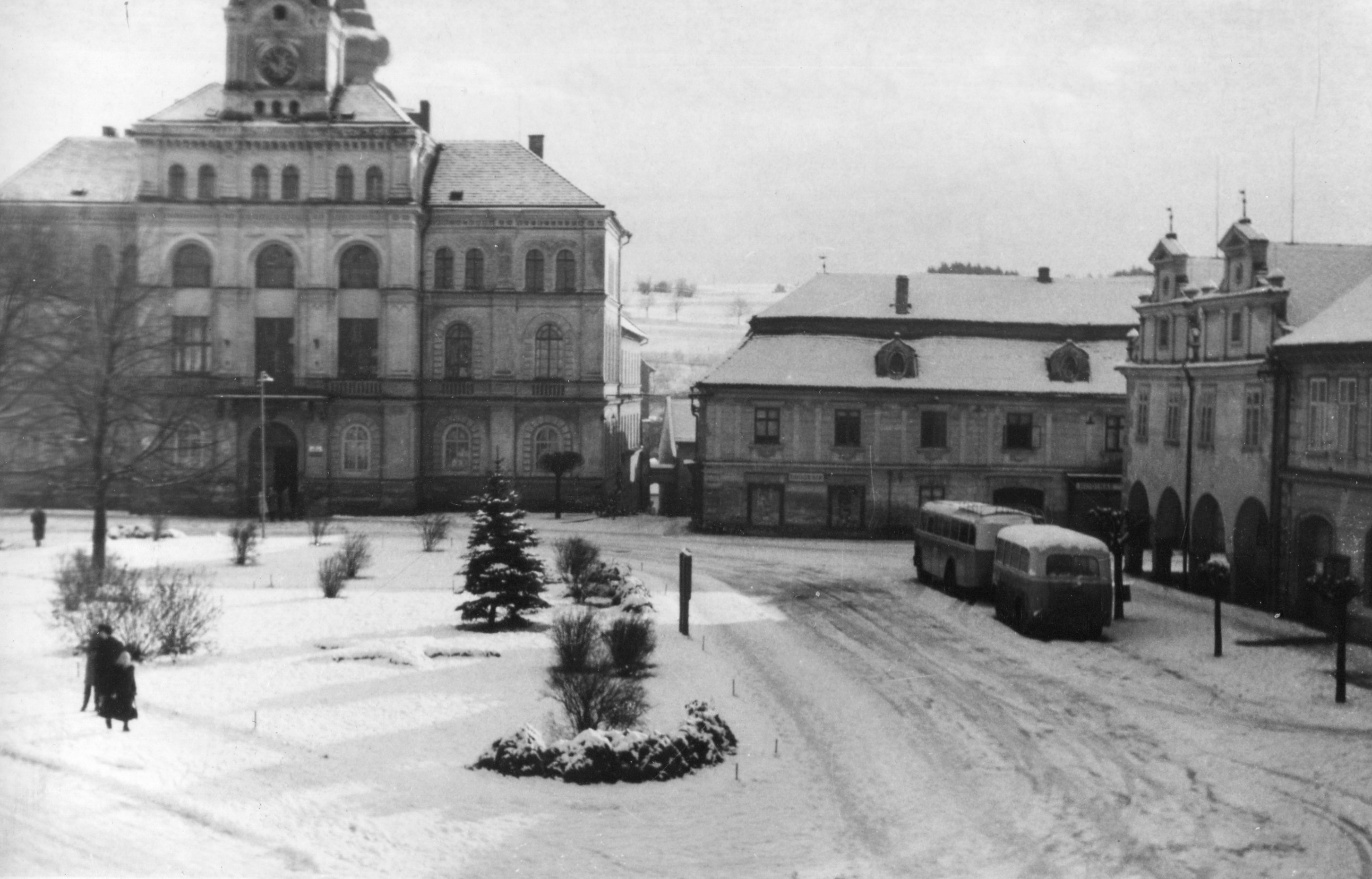 Náhledový obrázek Fotografie "Radnice v Netolicích" - 1