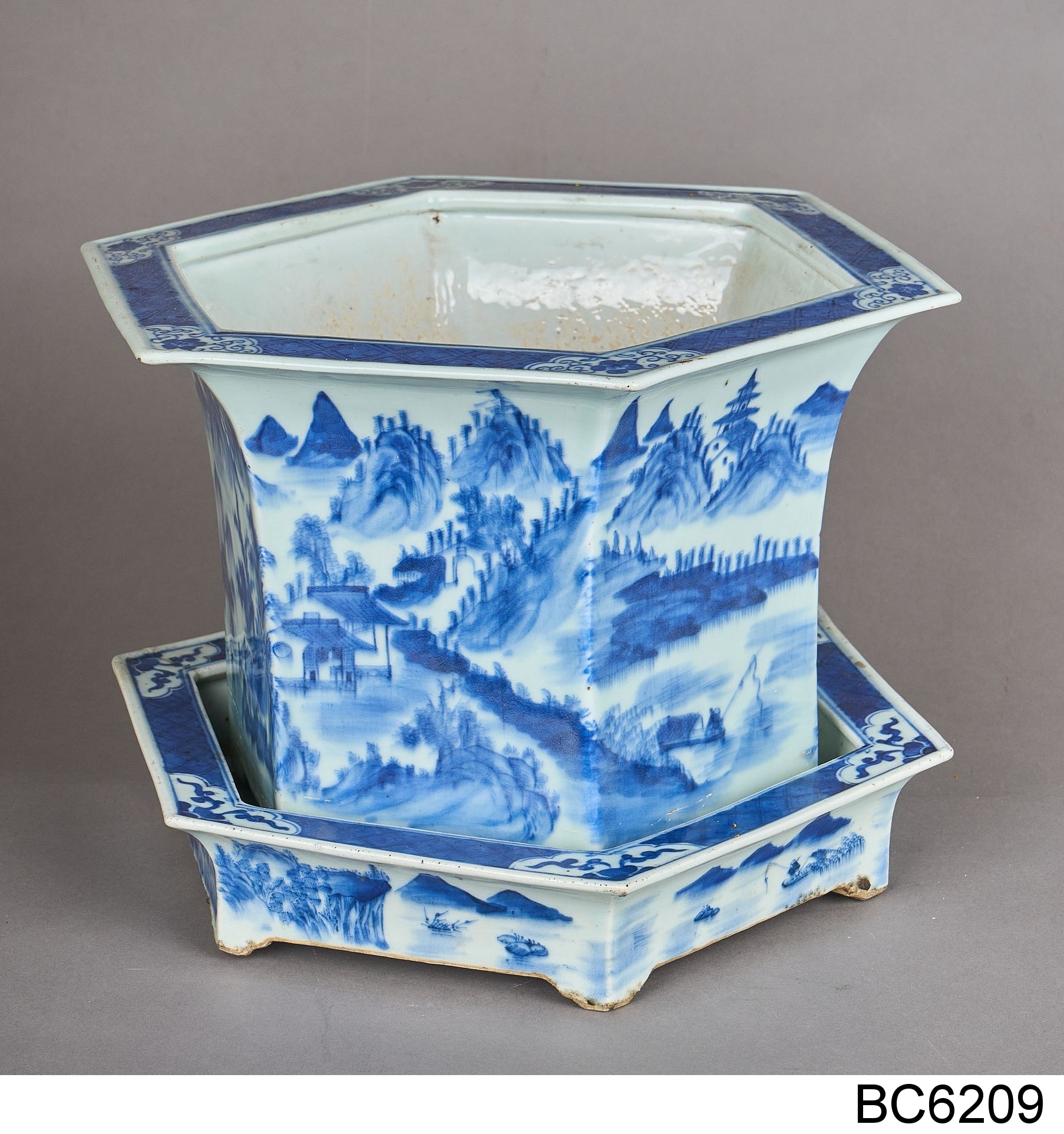 Náhledový obrázek Porcelánový květináč s čínským modrým dekorem - 1