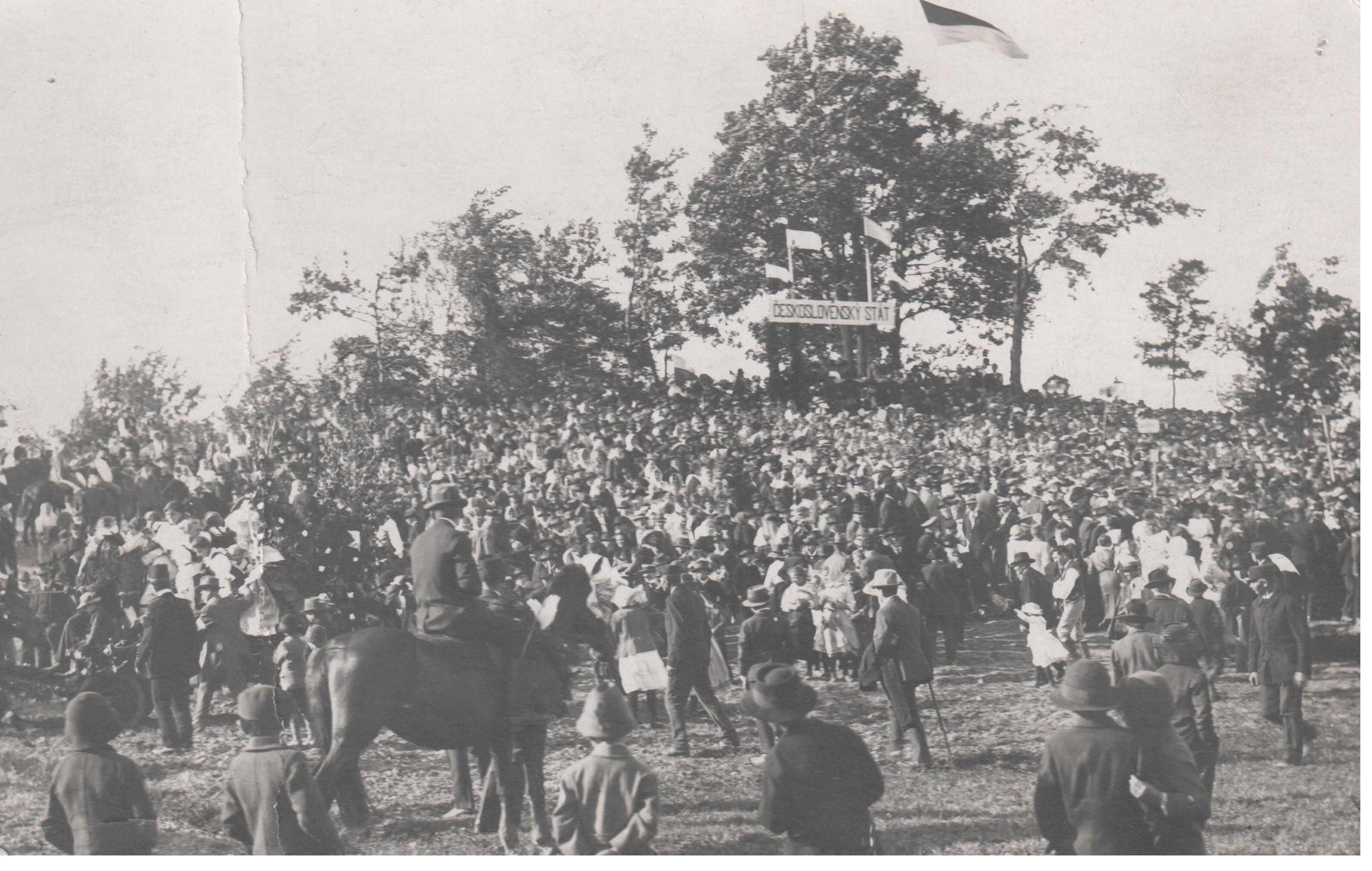 Náhledový obrázek Manifestační tábor slezských Čechů na Ostré Hůrce 13. 9. 1918 - 1
