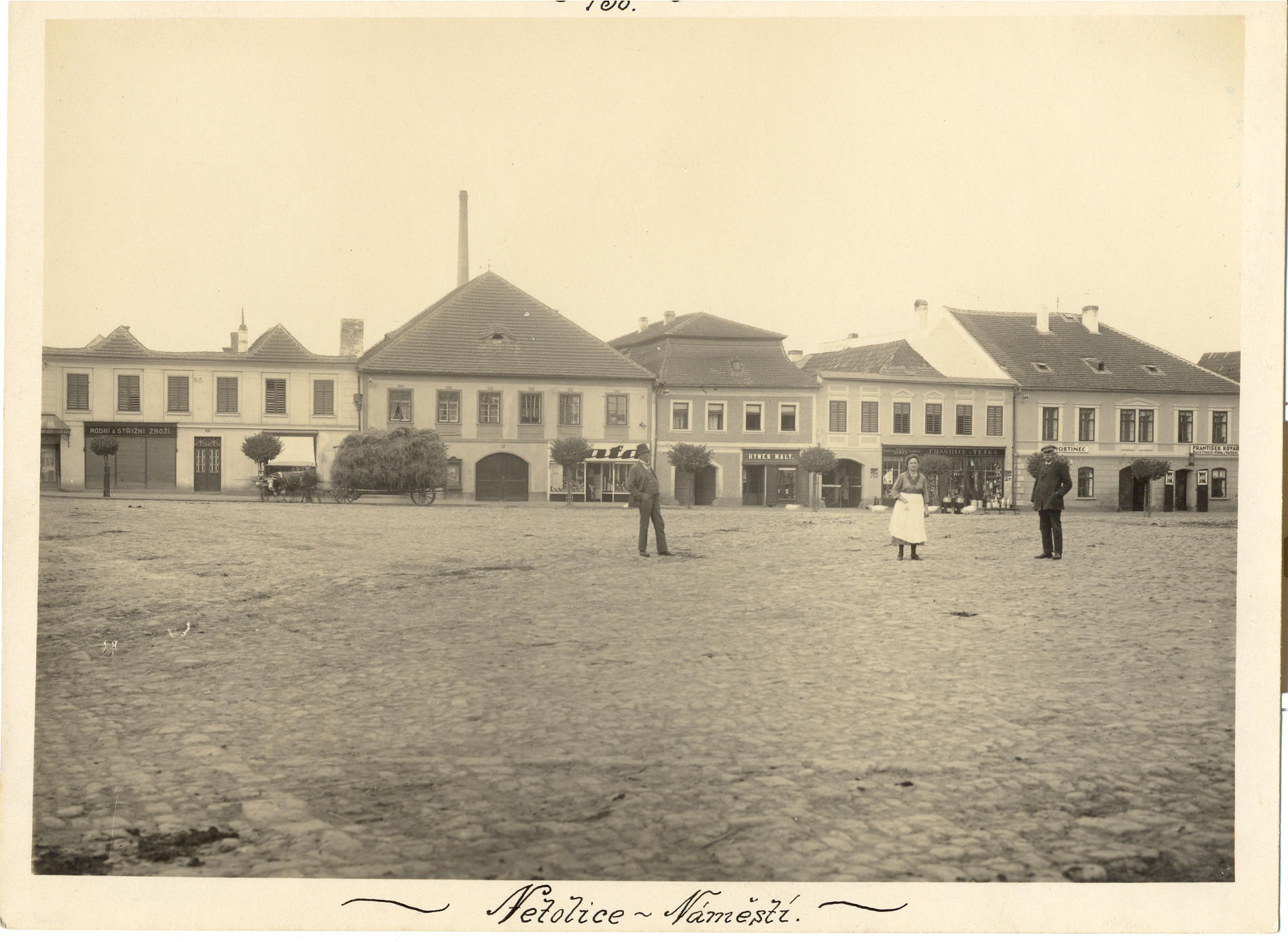Náhledový obrázek Fotografie "Náměstí v Netolicích - západní strana" - 1