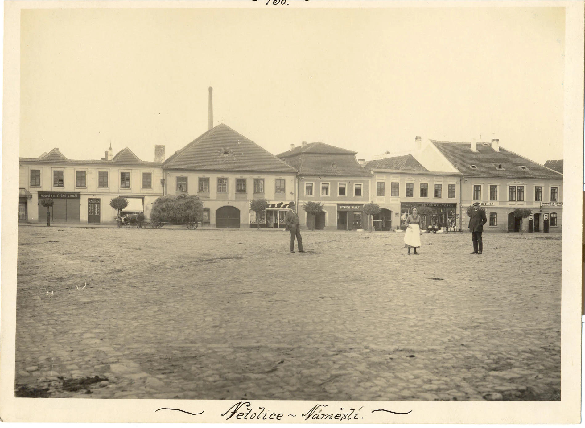 Náhledový obrázek předmětu Fotografie "Náměstí v Netolicích - západní strana"