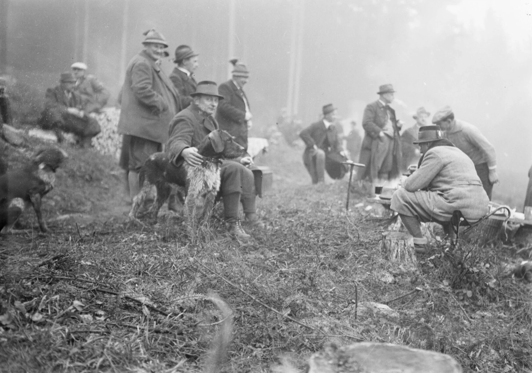 Náhledový obrázek předmětu A. M. Schoss: hon (čb. fotografie)