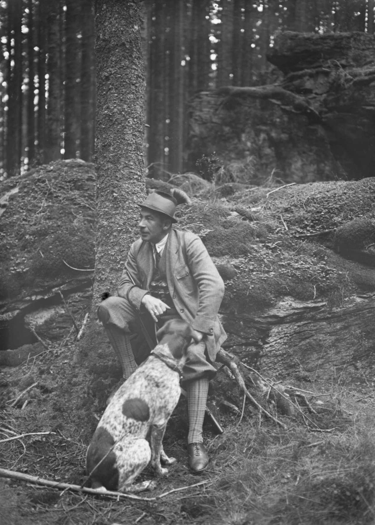 Náhledový obrázek předmětu A. M. Schoss: autoportrét (čb. fotografie)
