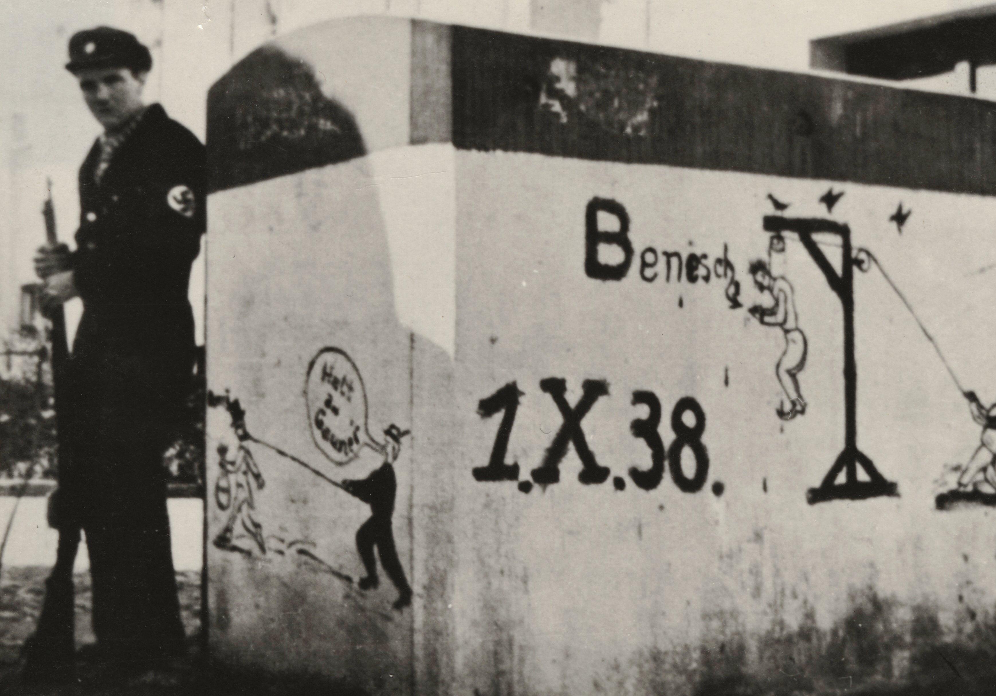 Náhledový obrázek Silniční zátaras v říjnu r. 1938 (čb. reprofoto) - 1