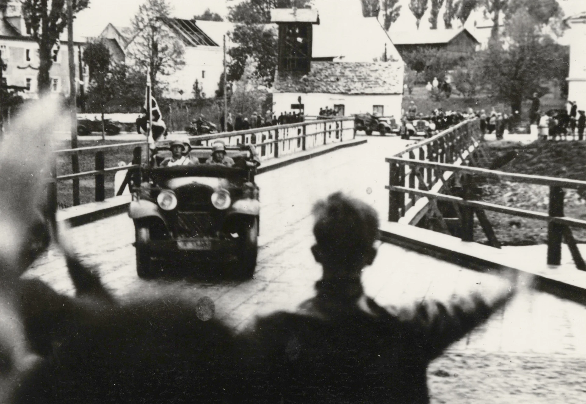 Náhledový obrázek předmětu Příjezd příslušníků Wehrmachtu do Širokého Brodu r. 1938 (reprofoto)