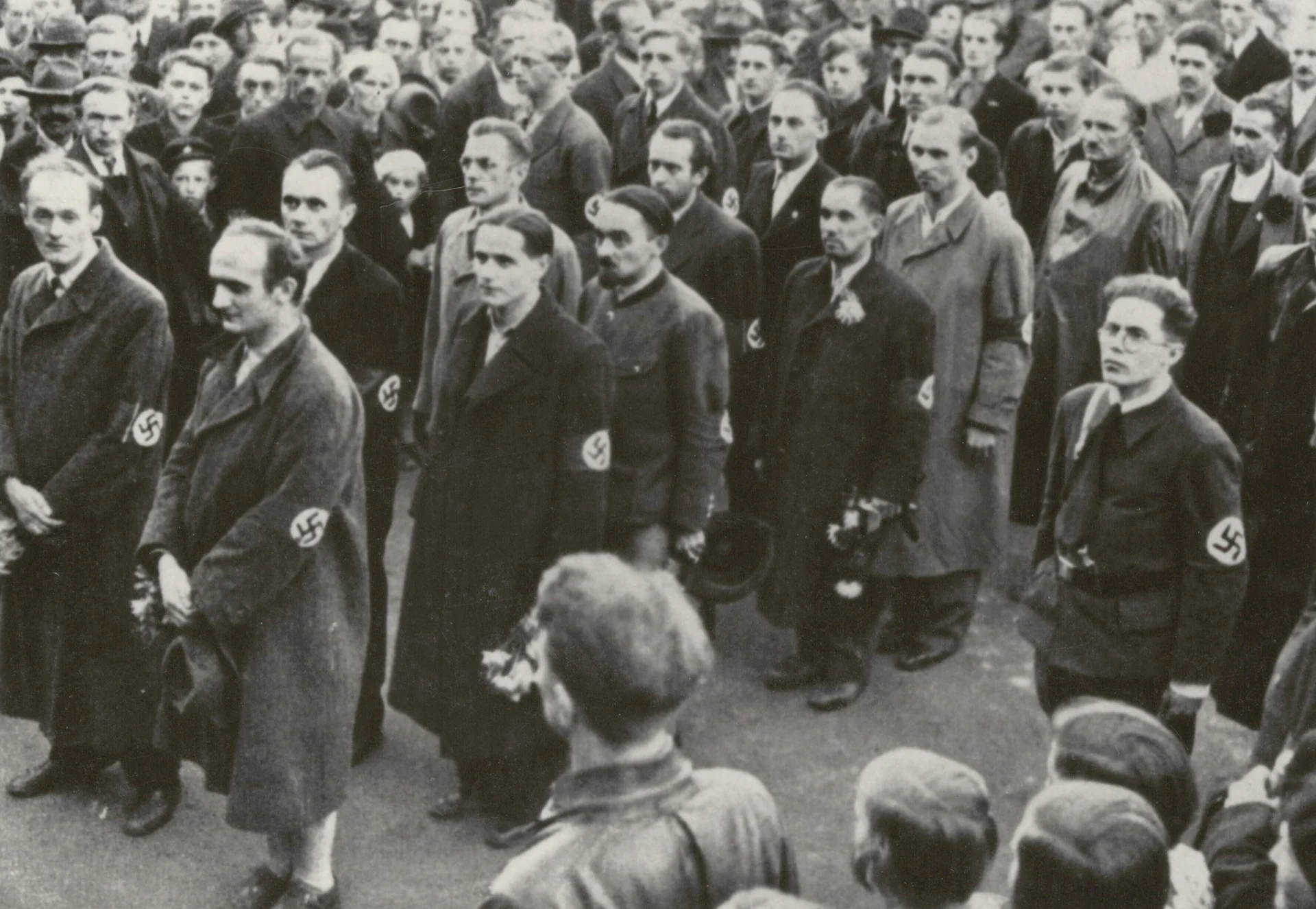 Náhledový obrázek předmětu Shromáždění propuštěných nacistů v Jeseníku r. 1938 (čb. reprofoto)