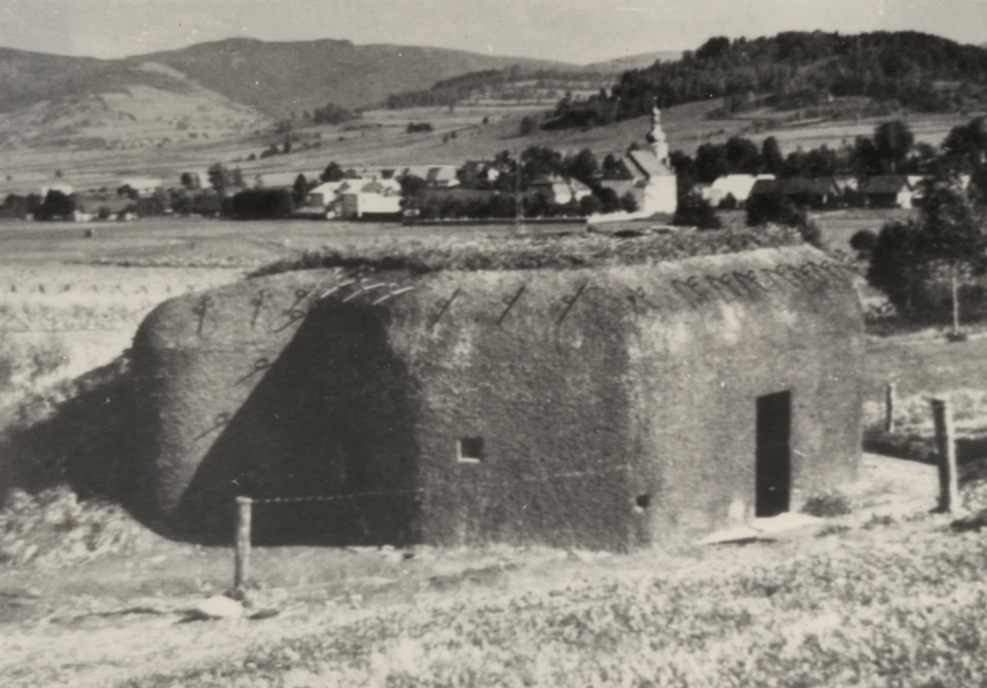 Náhledový obrázek předmětu Řopík u Horního Domašova v říjnu r. 1938 (čb. reprofoto)
