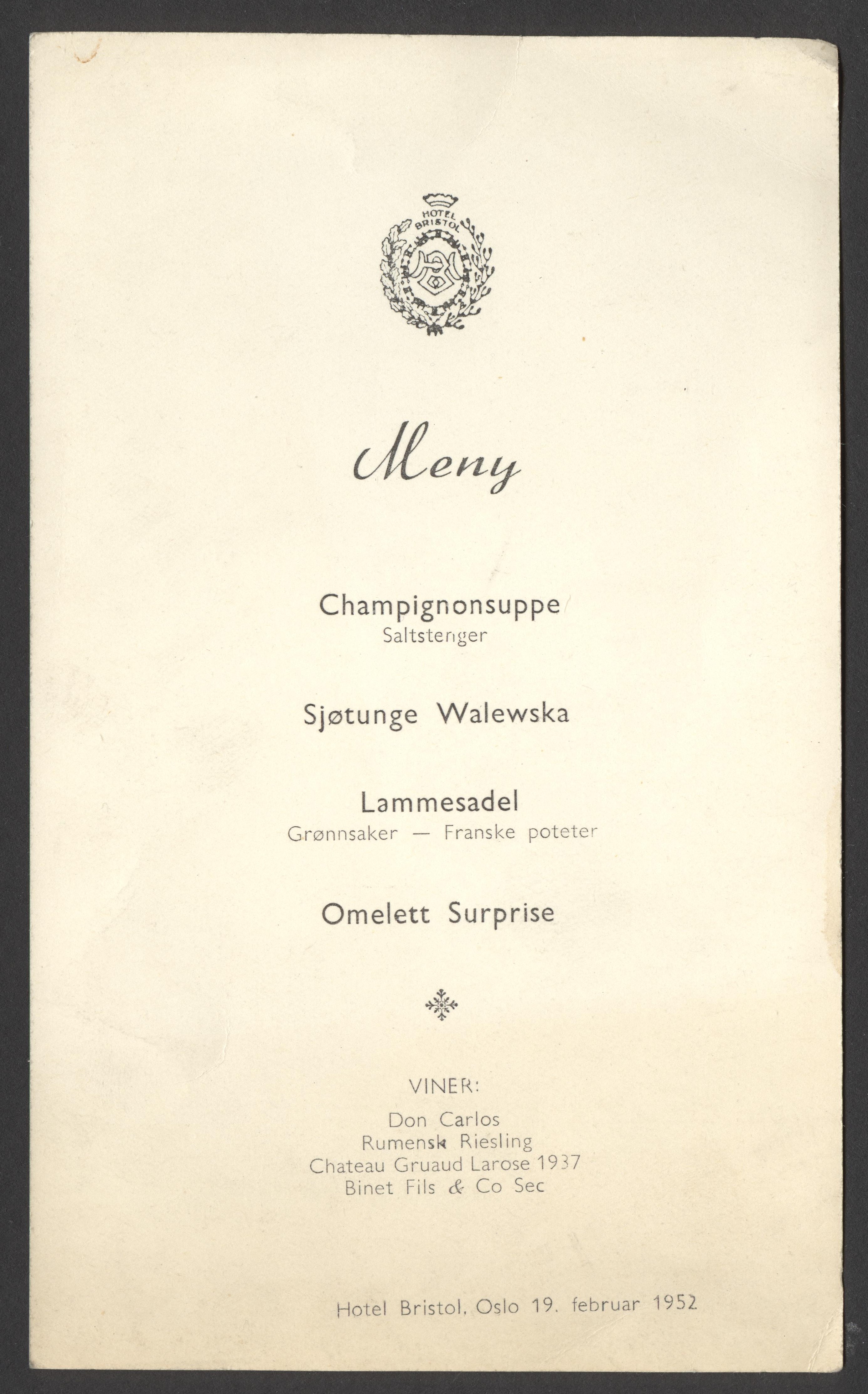 Náhledový obrázek Zasedací pořádek a menu na banketu v hotelu Bristol v Oslu - 2