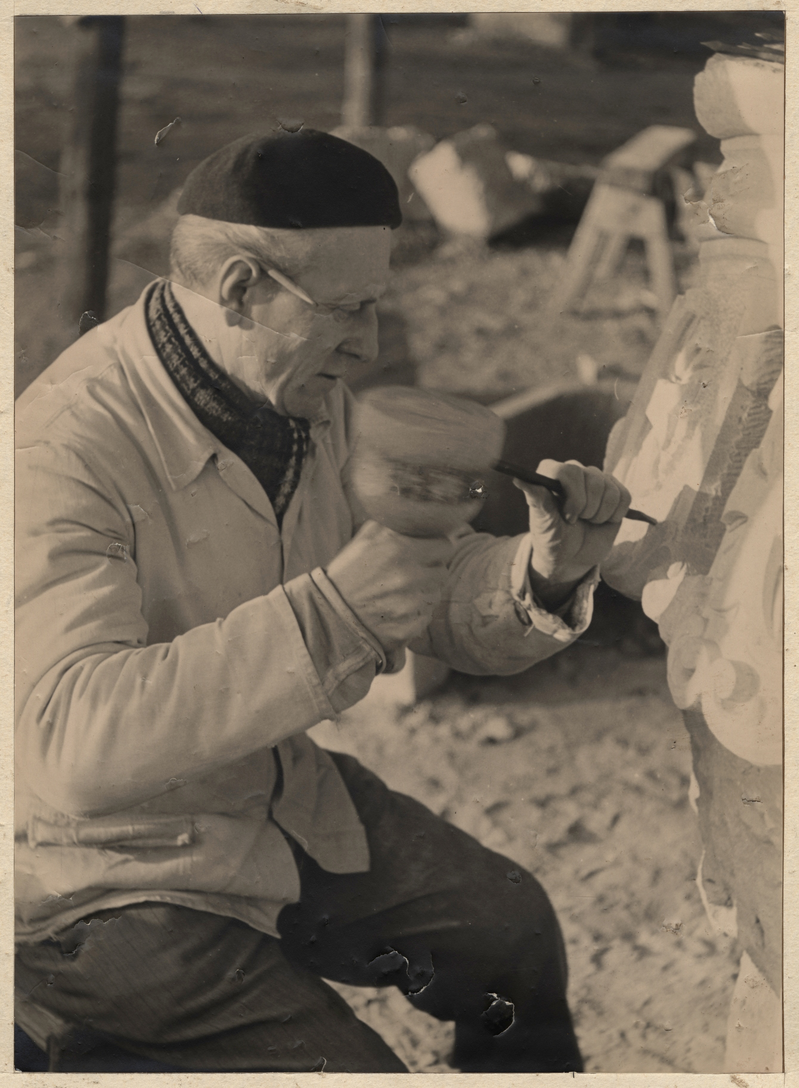Náhledový obrázek Supíkovický kameník Otto Hissehal (čb. fotografie) - 1